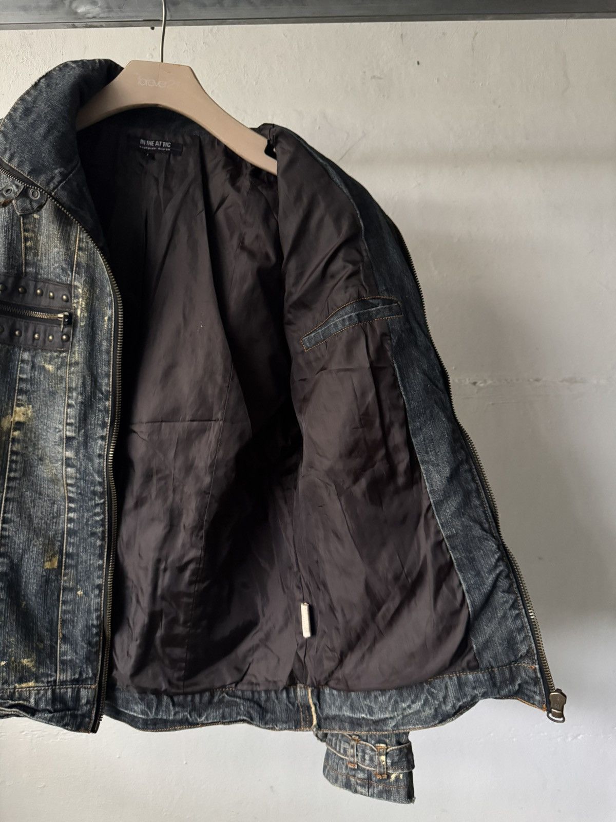 If Six Was Nine 2000s in the attic distressed studded bondage denim jacket Size US L / EU 52-54 / 3 - 21 Thumbnail