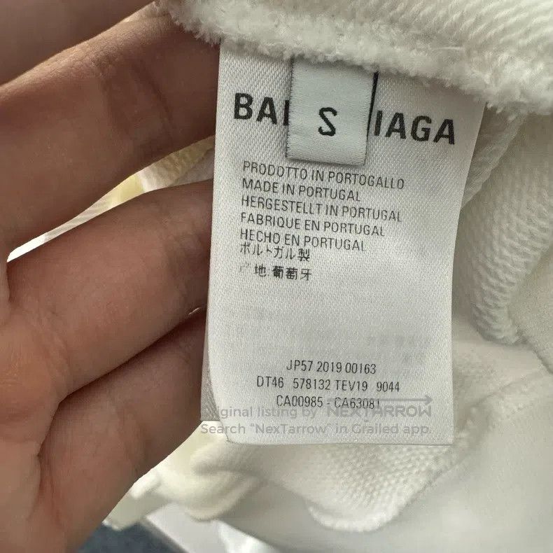 Balenciaga Balenciaga Buckle logo white hooded sweater Size US S / EU 44-46 / 1 - 4 Thumbnail