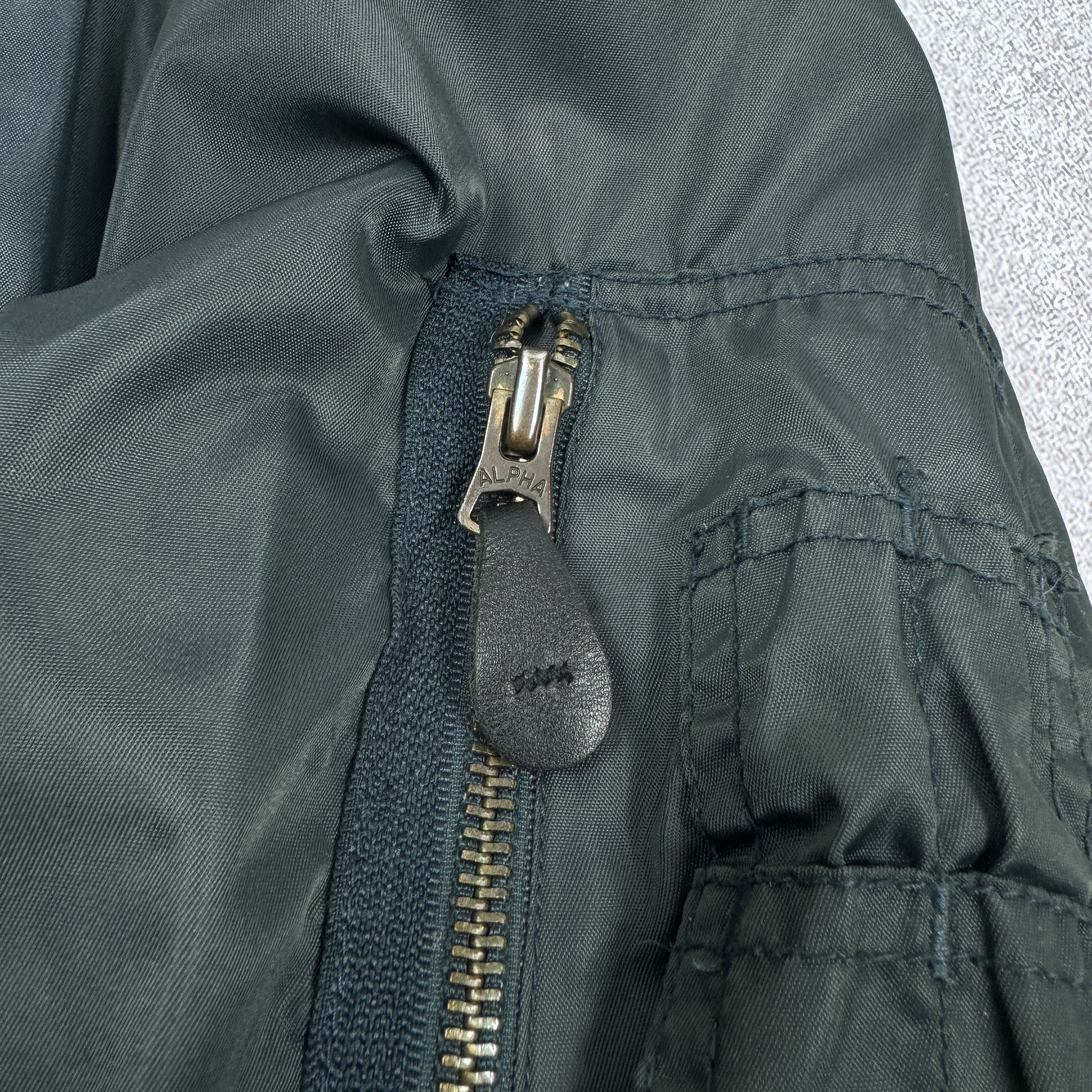 Alpha Industries VNTG ALPHA INDUSTRIES MA-1 NYLON DISTRSED REVERSIBLE BOMBER Size US XL / EU 56 / 4 - 9 Thumbnail