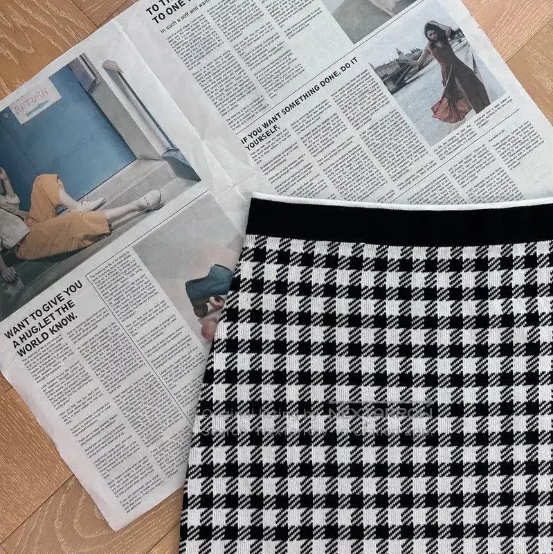 Miu Miu Miu Miu Black Checkered Pattern Mini Skirt . Size 26" / US 2 / IT 38 - 6 Thumbnail