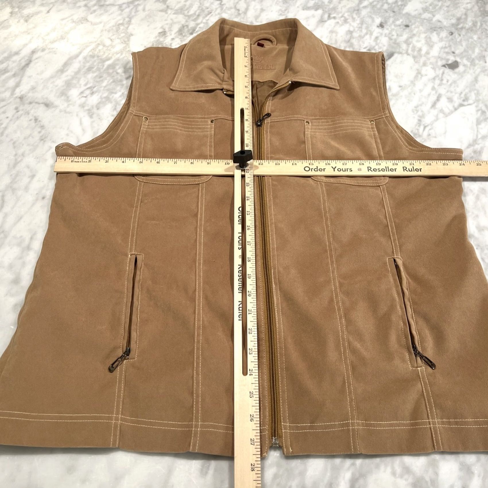 Vintage Charles Voegele Kingfield Travel Vest Men’s 48 Brown Full Zip Pockets Polyester Mink? Size US M / EU 48-50 / 2 - 4 Thumbnail