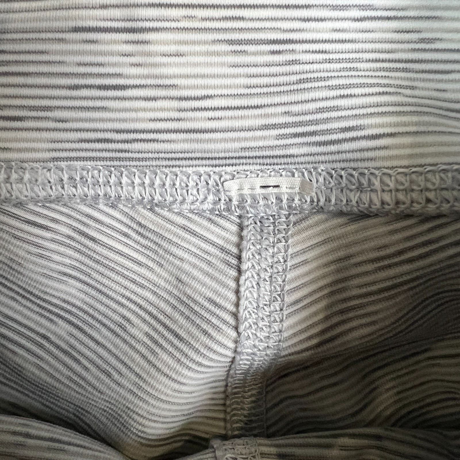 Lululemon Lululemon Wunder Under High Rise 7/8 Tight Luxtreme 25" Yoga Size 27" / US 4 / IT 40 - 7 Thumbnail