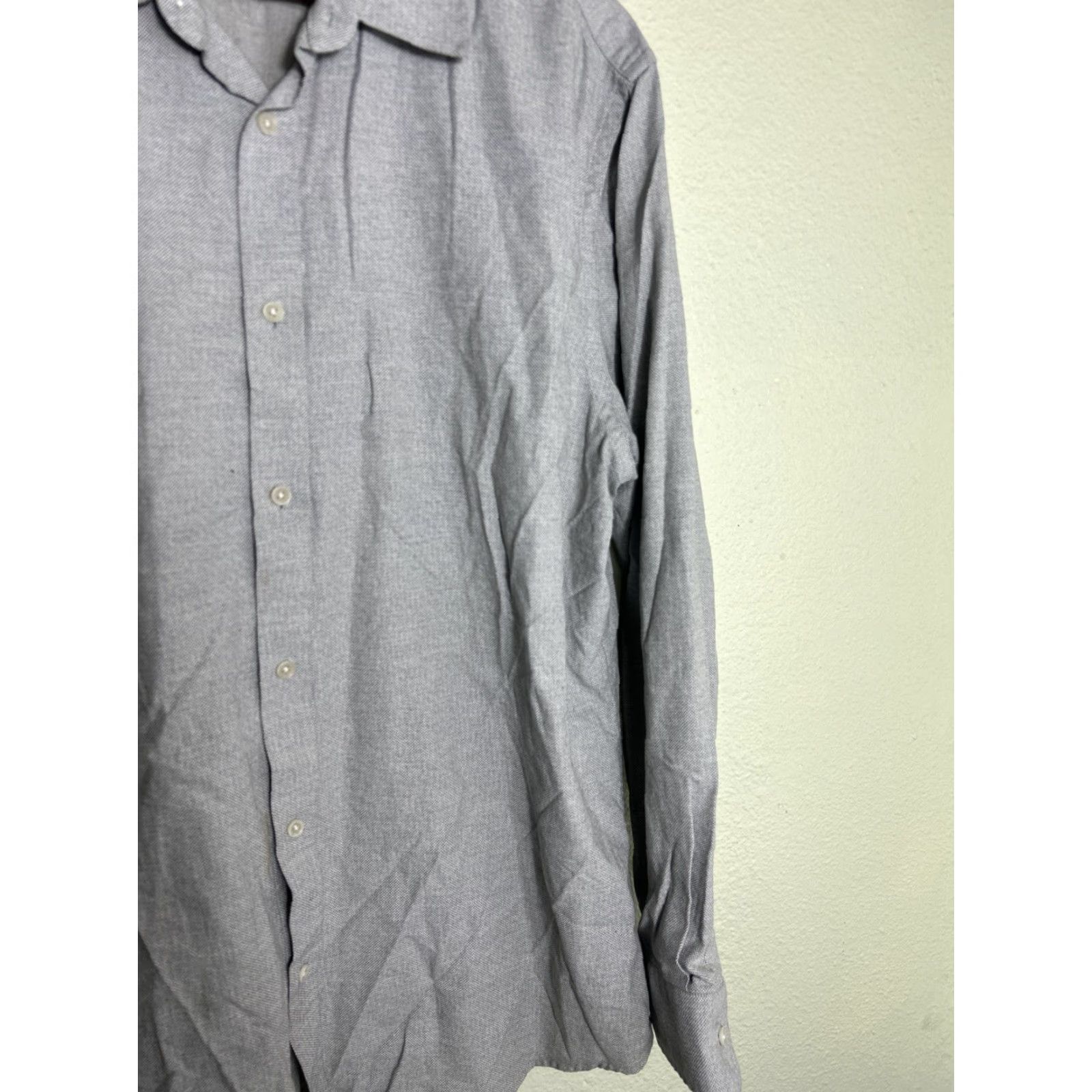 Banana Republic Banana Republic Mens XL Long Sleeve Chambray Shirt Gray Herringbone Button-Up Shirt Mens XL Chambray Shirt Size US XL / EU 56 / 4 - 4 Thumbnail