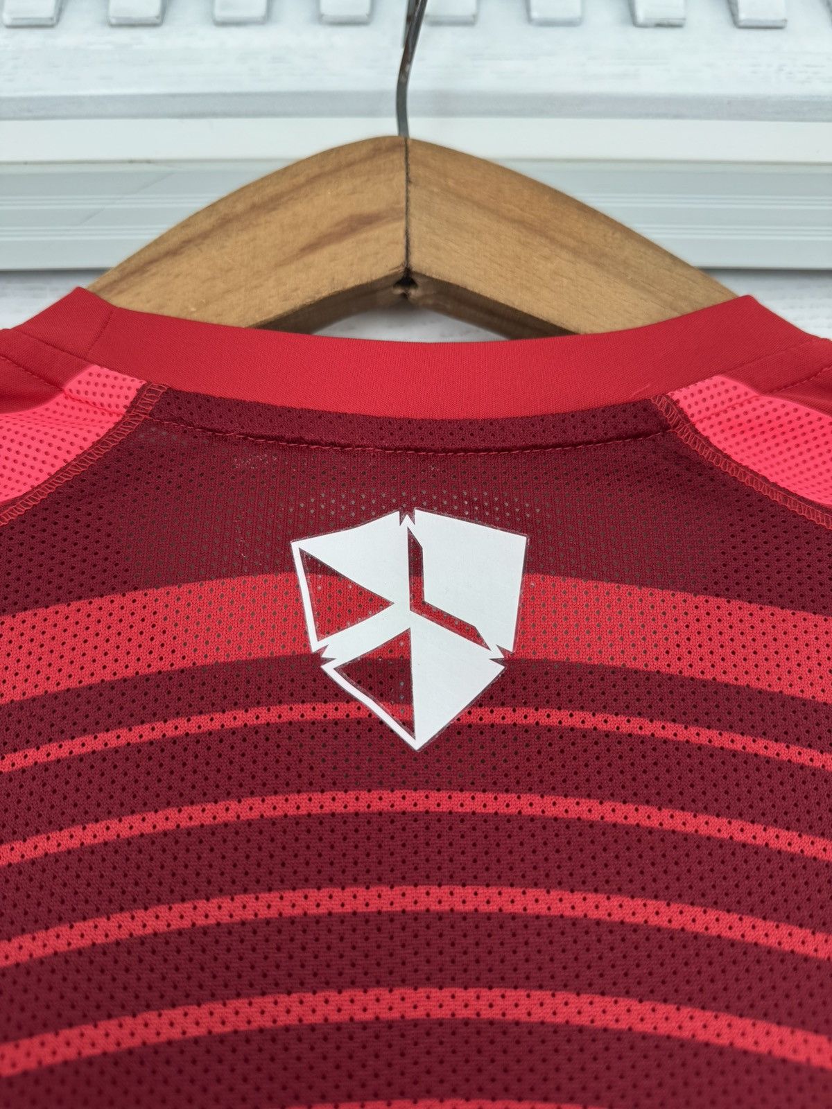 Nike Arsenal 2010-2011 Soccer Jersey Football Kit Shirt Size US M / EU 48-50 / 2 - 10 Thumbnail