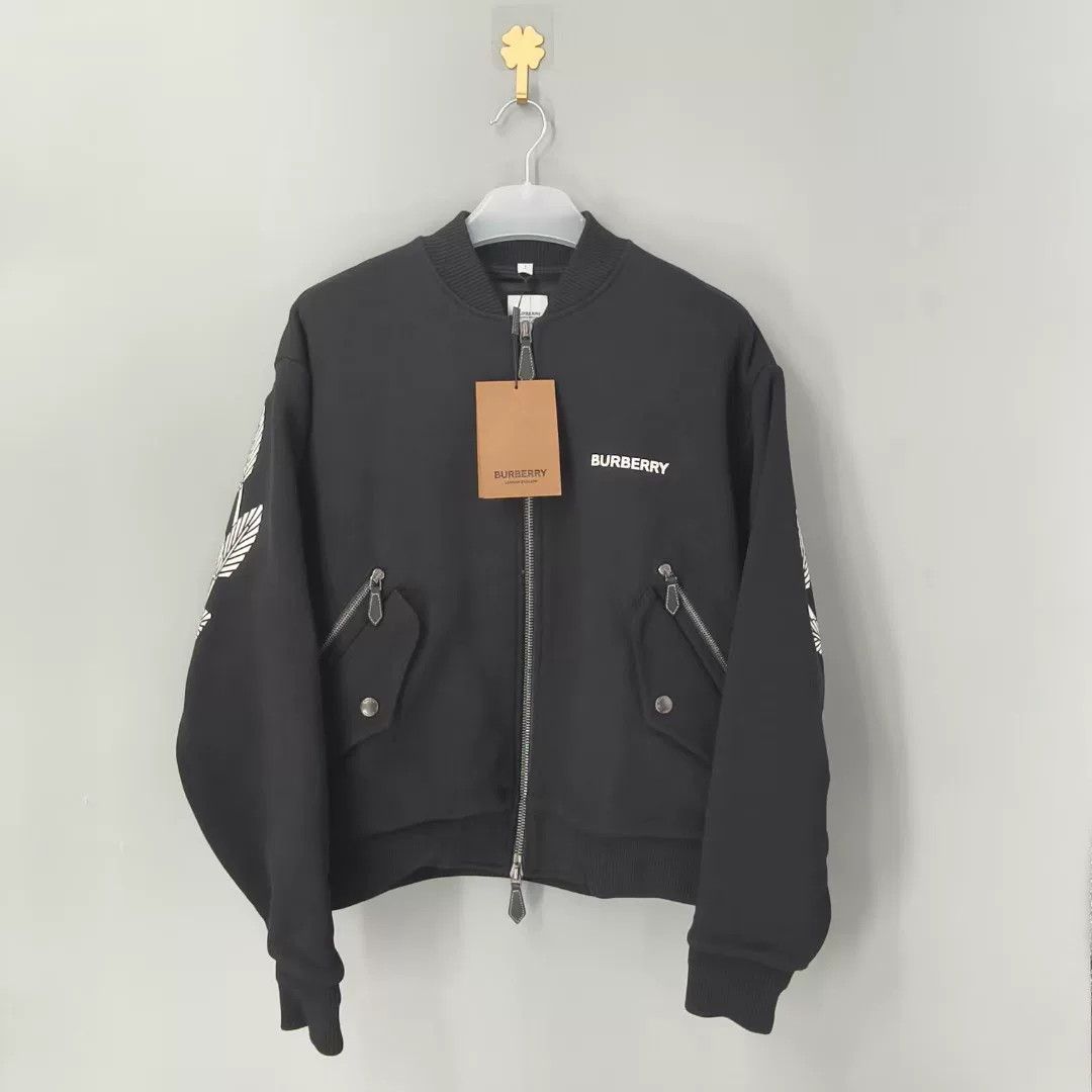 Burberry Burberry Black Horse Wheat Back Jacket Size US S / EU 44-46 / 1 - 1 Thumbnail