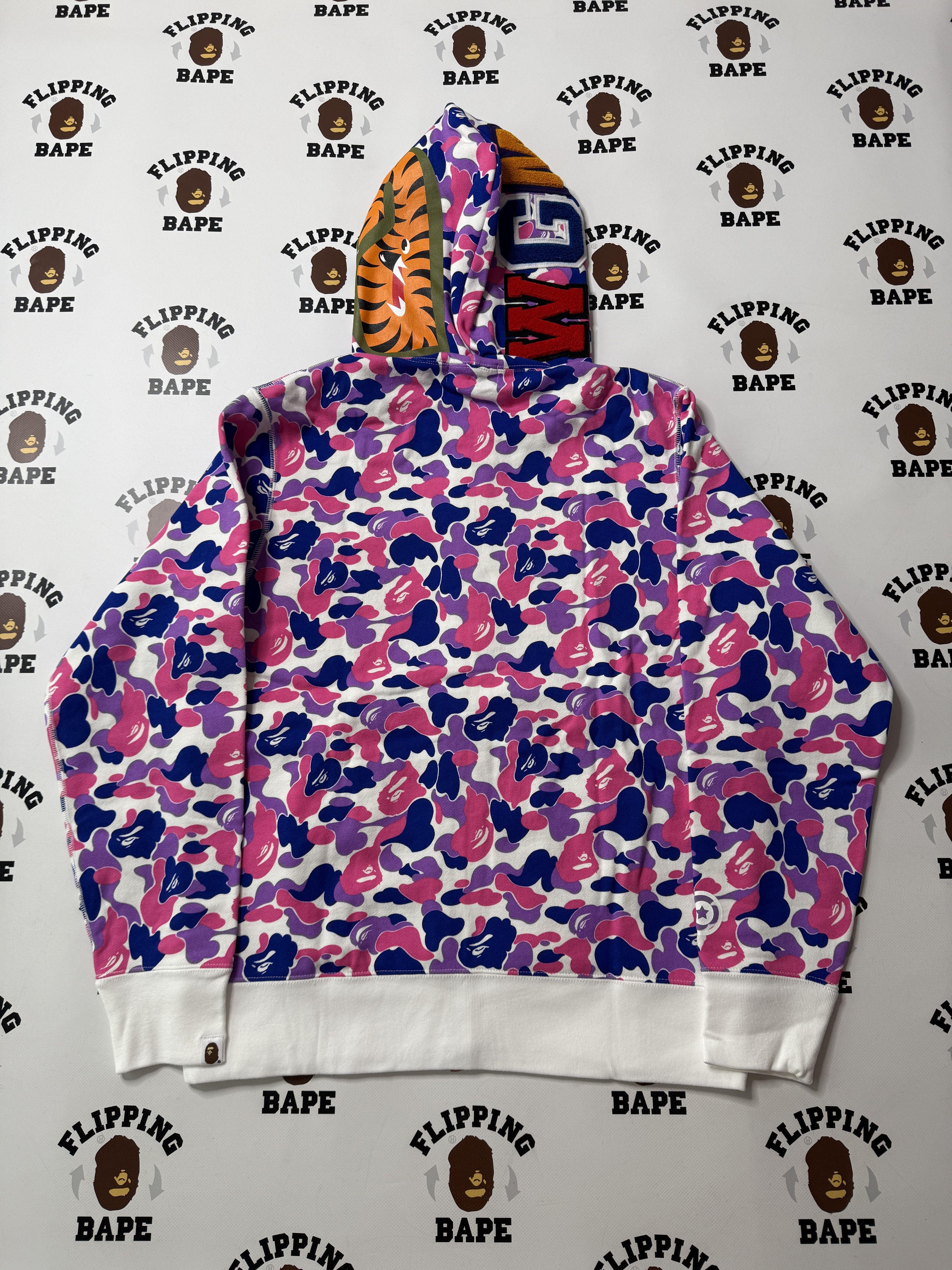 Bape BAPE STORE GUANGZHOU SHARK FULL ZIP HOODIE (2025) Size US XXL / EU 58 / 5 - 2 Thumbnail