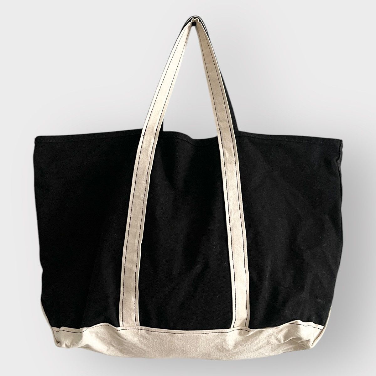 Urban Outfitters STEAL! Vintage 2000s Urban Outfitters Black Tote Bag Size ONE SIZE - 1 Thumbnail