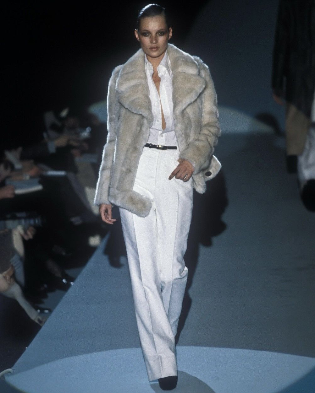 Gucci Aw1996 Gucci by Tom Ford White Velvet Pants Size 26" / US 2 / IT 38 - 1 Thumbnail