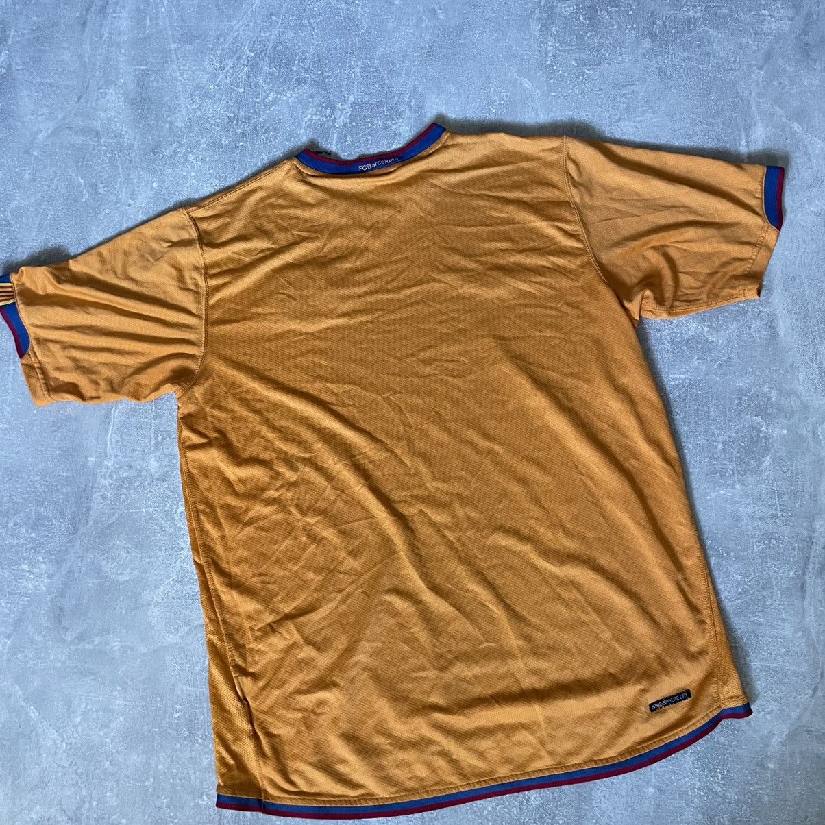 Nike Nike Barcelona Jersey 2006 2007 Vintage Shirt tee Messi pro Size US L / EU 52-54 / 3 - 6 Thumbnail