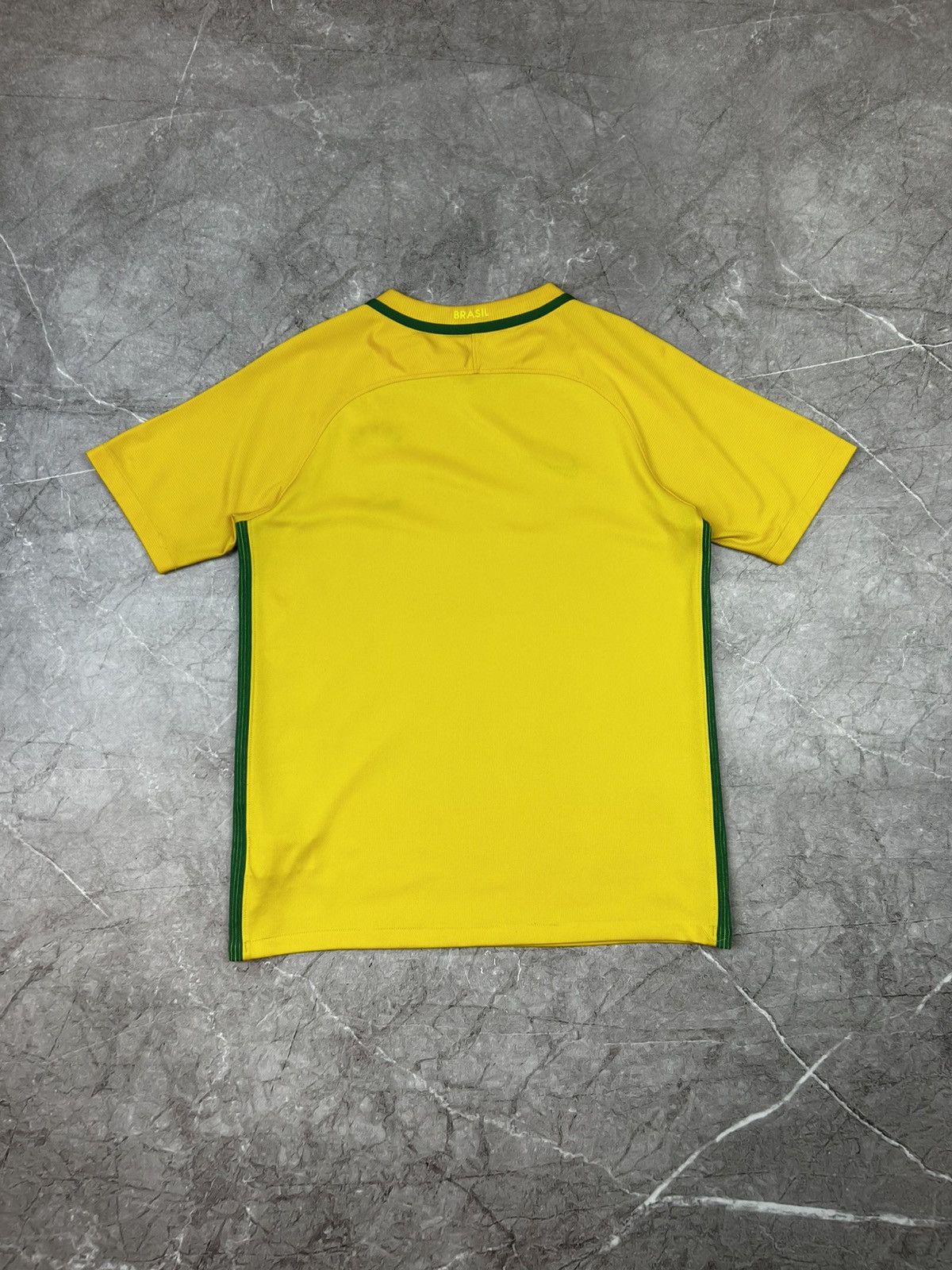 Nike Vintage Nike Brazil Jersey Football Soccer Y2k Blockcore S Size US S / EU 44-46 / 1 - 4 Thumbnail