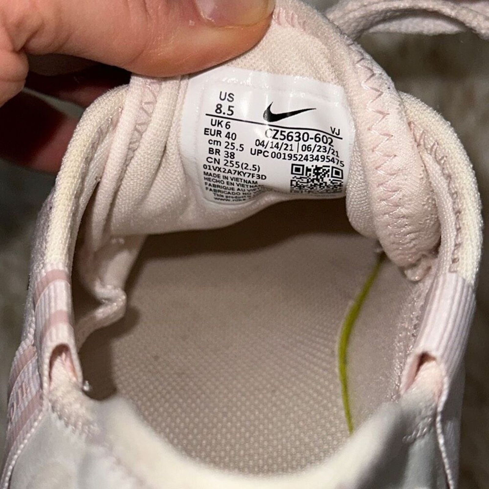 Nike Nike light pink and black sneakers | Sz 8.5 Size US 8.5 / IT 38.5 - 7 Thumbnail