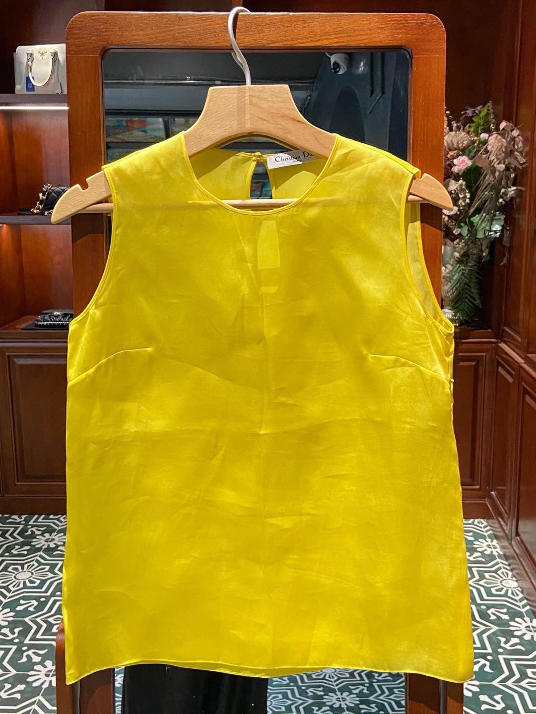 Dior Christian Dior Yellow Silk Tank Top Size 36 Size XS / US 0-2 / IT 36-38 - 1 Thumbnail