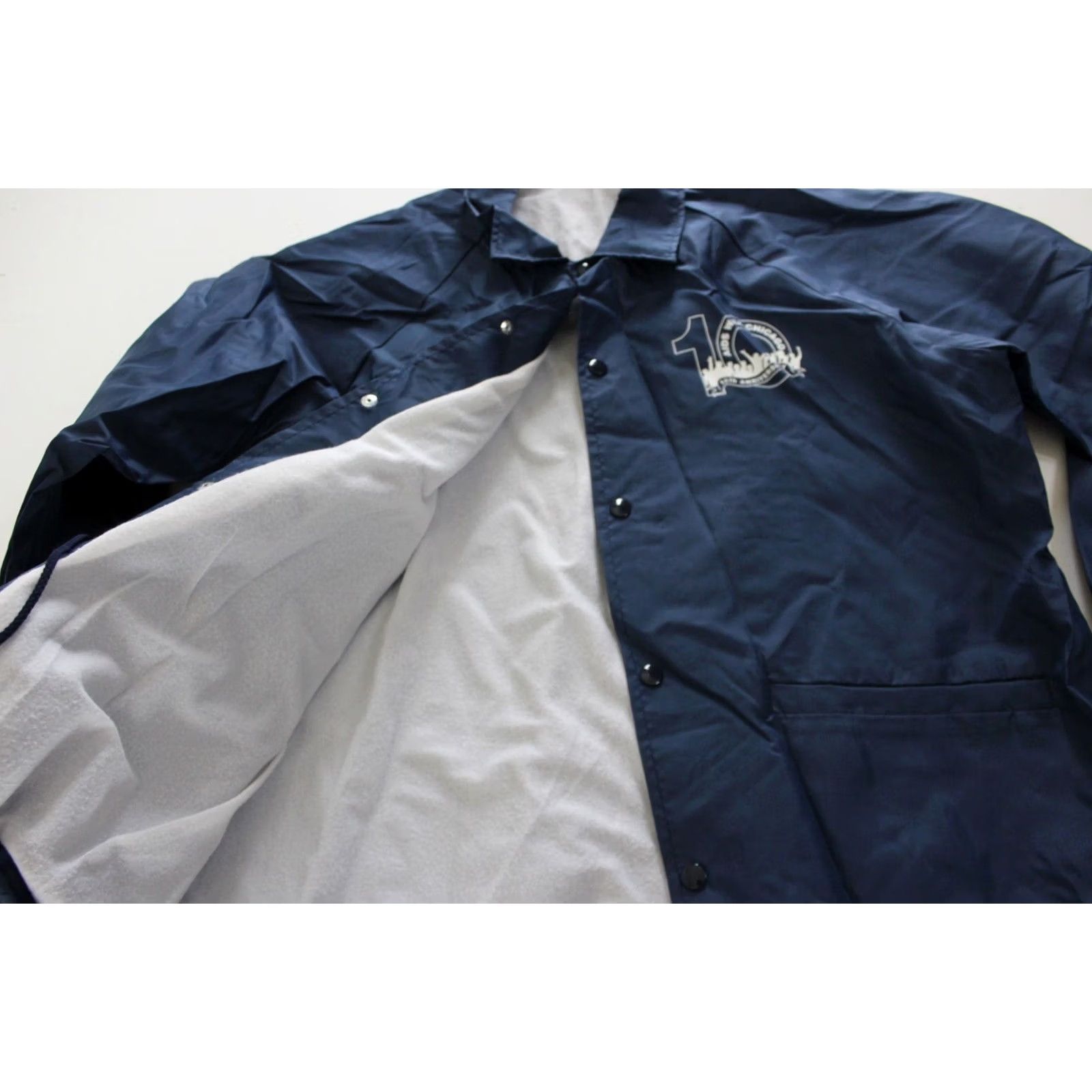 Vintage VINTAGE Cardinal Aids Walk Chicago Jacket Coat XL Extra Large Mens Windbreaker Jacket Size US XL / EU 56 / 4 - 2 Thumbnail