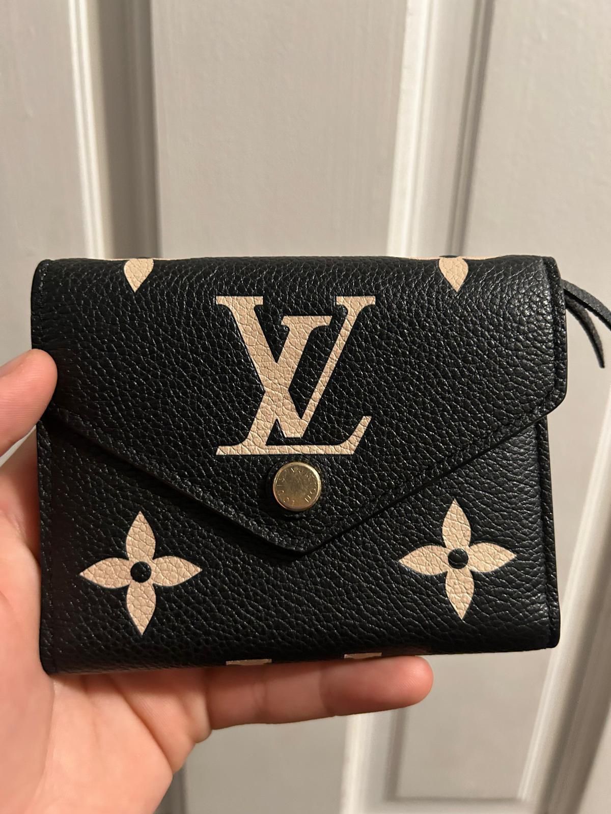 Louis Vuitton Louis Vuitton Victorine Wallet Size ONE SIZE - 1 Thumbnail