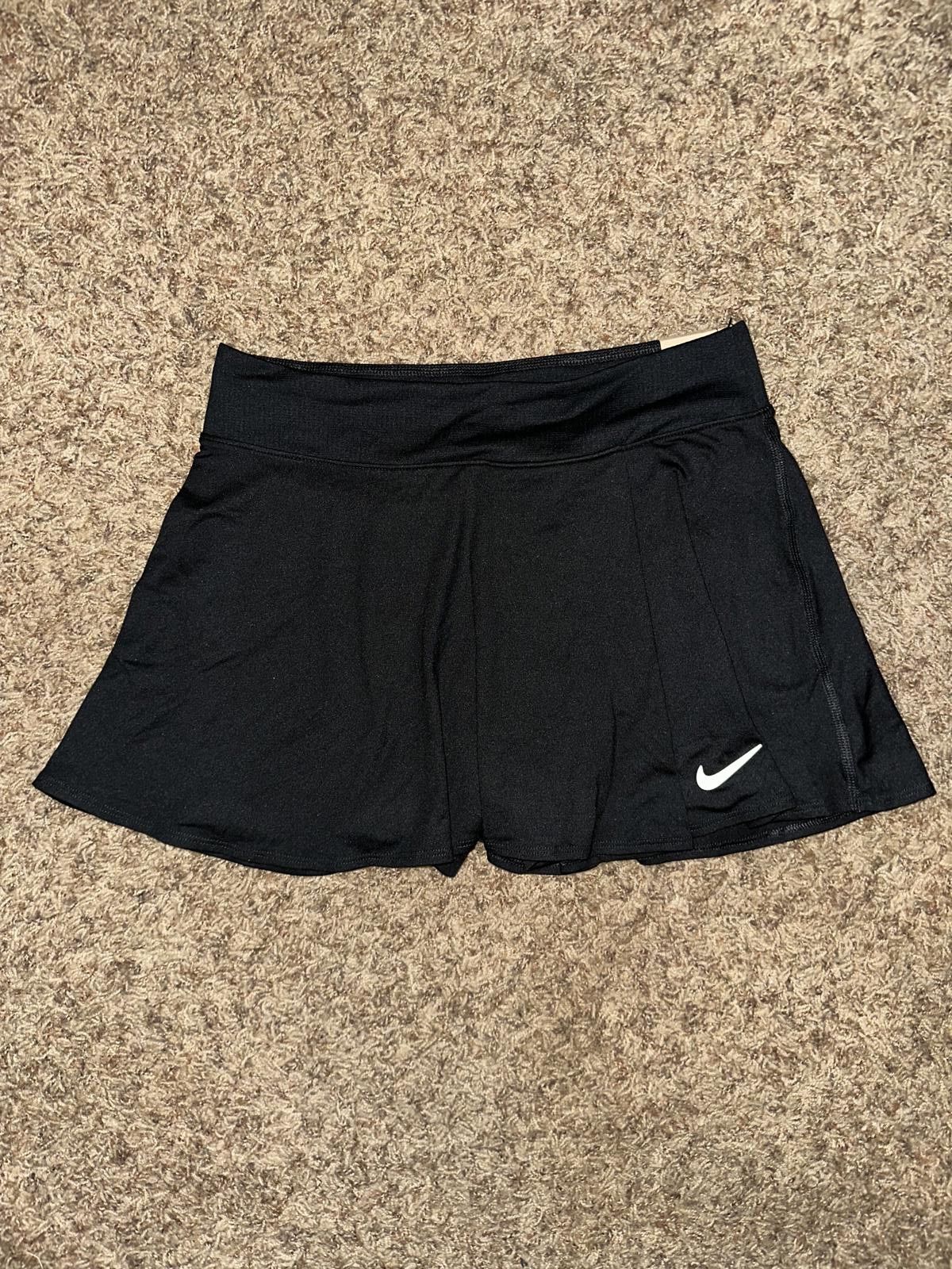 Nike Nike Women's Tennis Court Flouncy Black Golf Skort Size 28" / US 6 / IT 42 - 1 Thumbnail