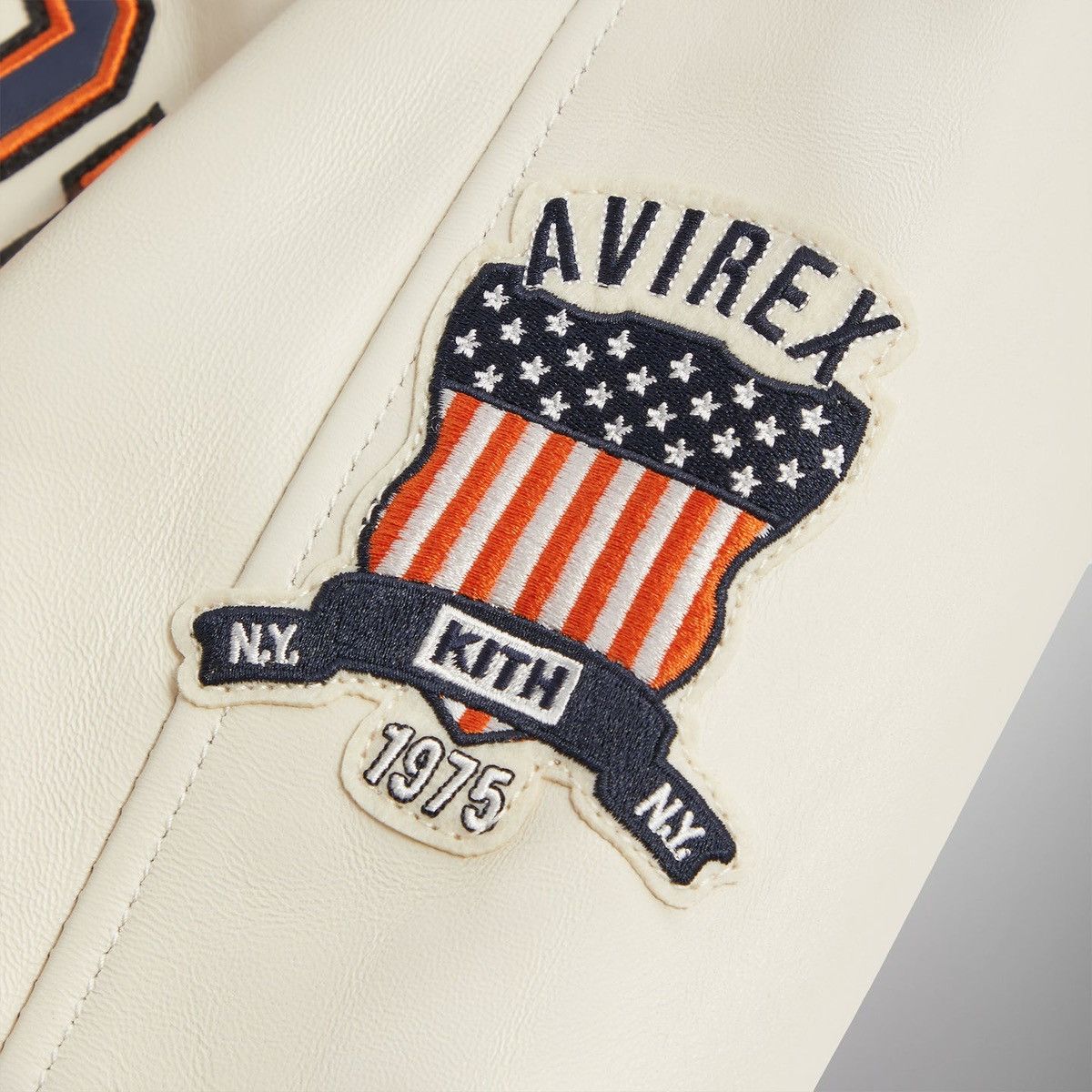 Avirex × Kith Kith & AVIREX for the New York Knicks Icon Jacket Size XL Size US XL / EU 56 / 4 - 5 Thumbnail
