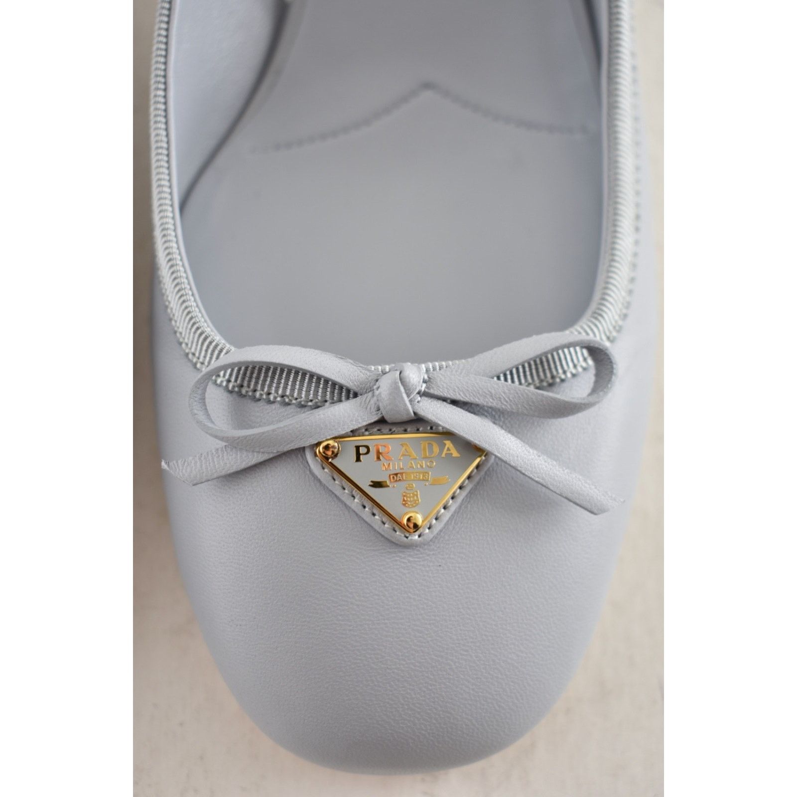 Prada Prada Grey Blue Triangle Logo Bow Slingback Pump 39.5 Size US 9.5 / IT 39.5 - 8 Thumbnail
