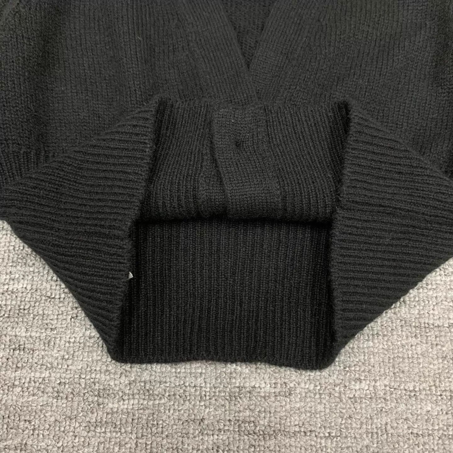 Miu Miu MIU MIU Women's Black Cashmere Short Sleeve Cardigan 40 Size S / US 4 / IT 40 - 8 Thumbnail
