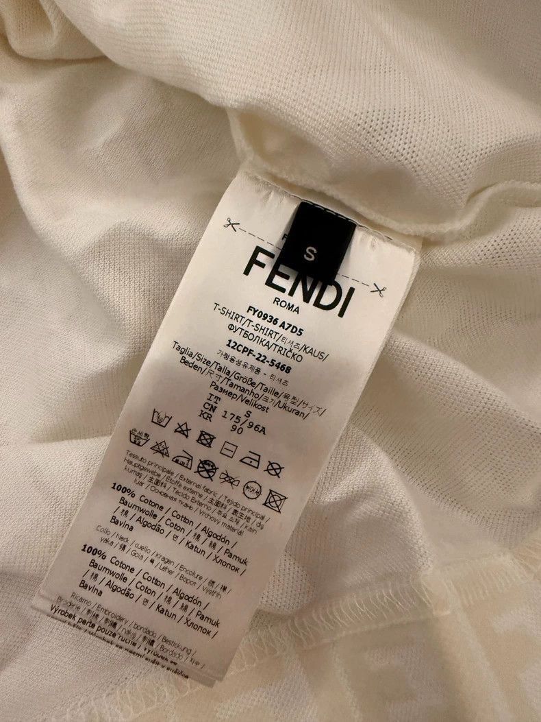 Fendi Fendi Unisex TShirt, Only Worn Once Size US S / EU 44-46 / 1 - 3 Thumbnail