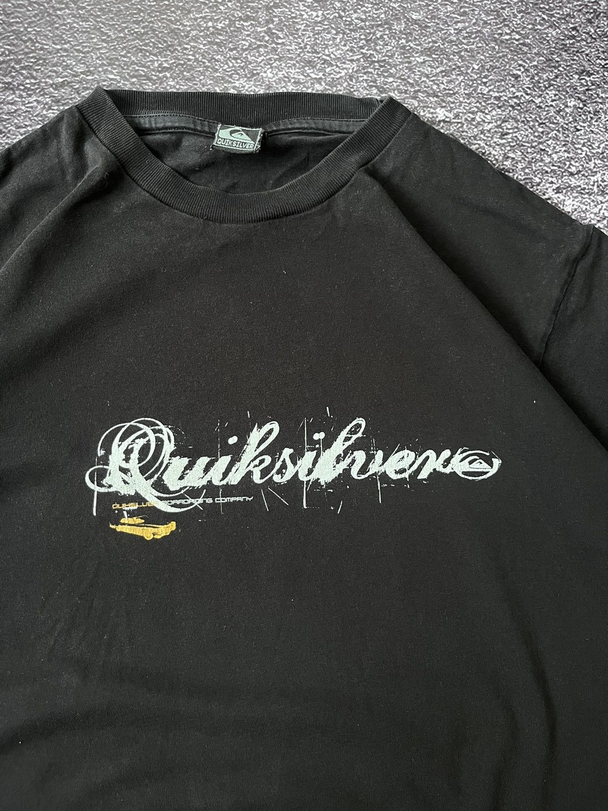 Quiksilver Vintage Quiksilver surf boarding Tshirt Size US M / EU 48-50 / 2 - 2 Thumbnail