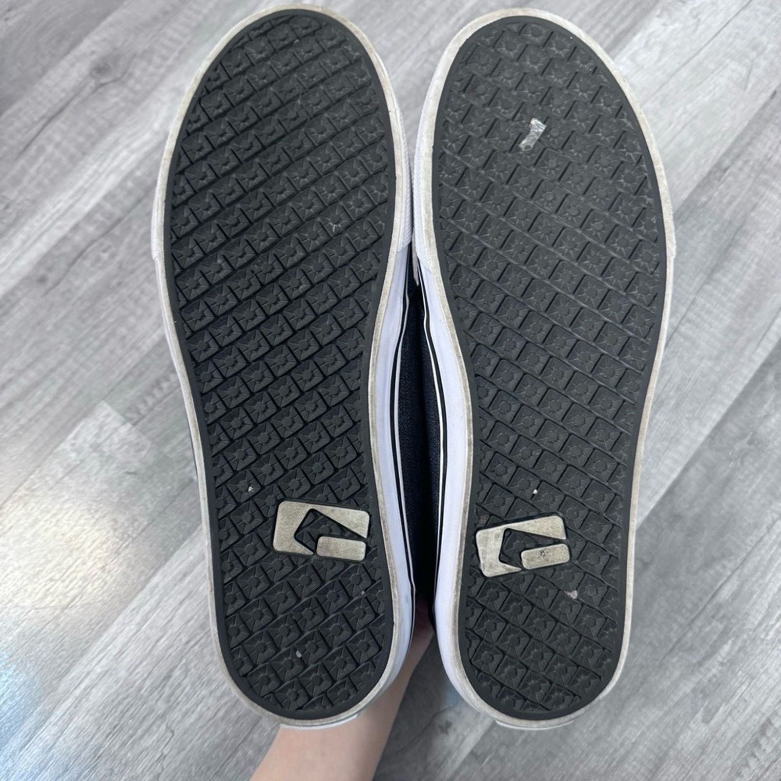 Globe Globe Australia Men's Mahalo Skate Shoe Sneaker Gray Size 13 Size US 13 / EU 46 - 7 Thumbnail