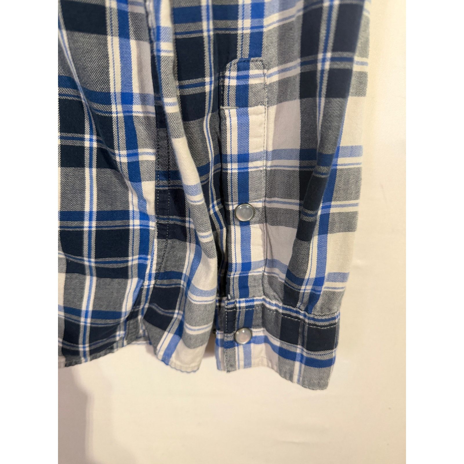 Under Armour Under Armour MEDIUM Loose Fit Blue Plaid Button Down Shirt Size US M / EU 48-50 / 2 - 6 Thumbnail