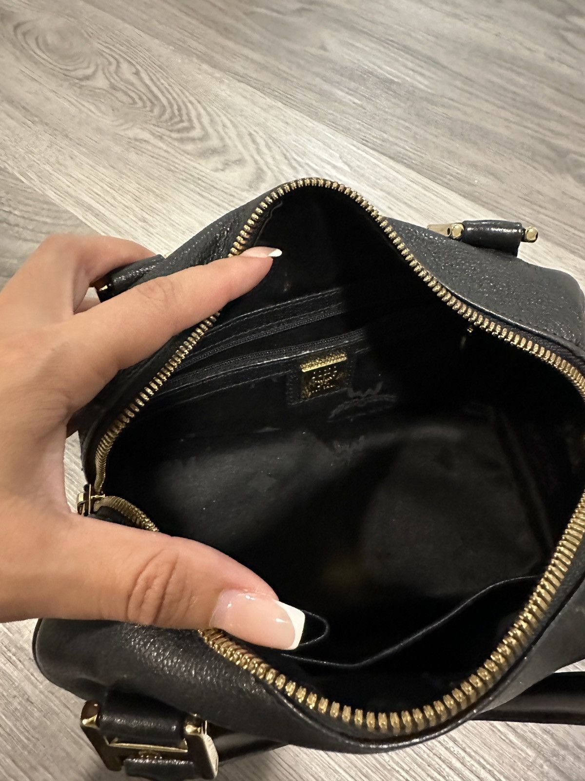 MCM MCM Black Pebble Leather Boston Satchel w/ Gold Hardware Size ONE SIZE - 7 Thumbnail