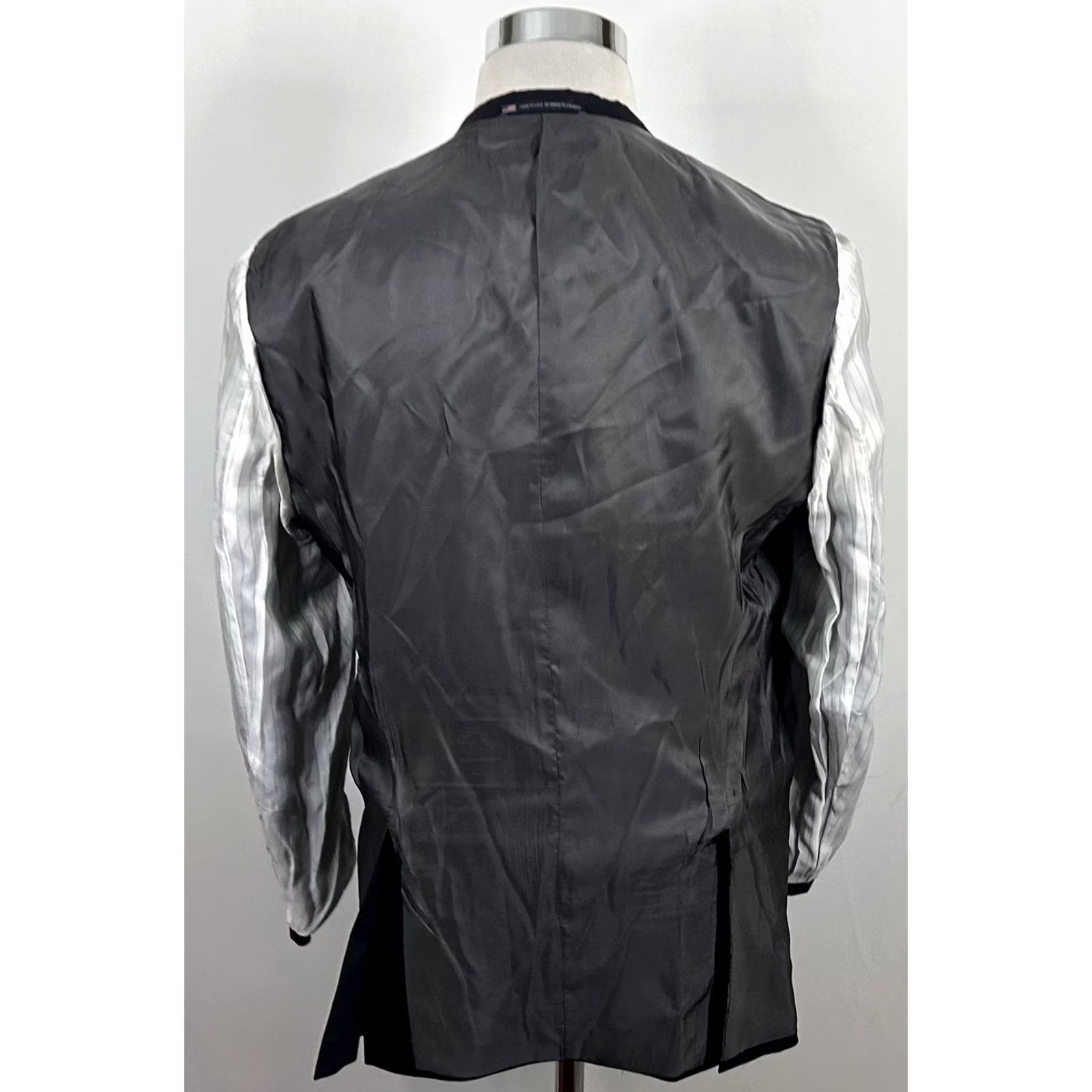 Hart Schaffner Marx Hart Schaffner Marx Sport Coat 44S 100% Wool Charcoal Gray Two Button Vented Jacket Men Regular Short Notch Lapel 2 Piece Solid Vintage No Size US S / EU 44-46 / 1 - 8 Thumbnail