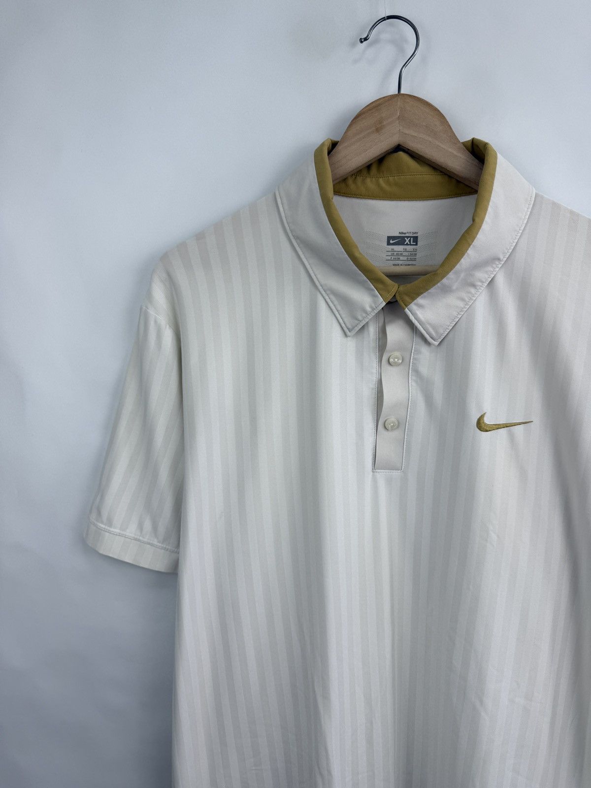 Nike 🎾 2009 Nike Roger Federer RF Gold Logo Wimbledon London Polo Size US XL / EU 56 / 4 - 3 Thumbnail