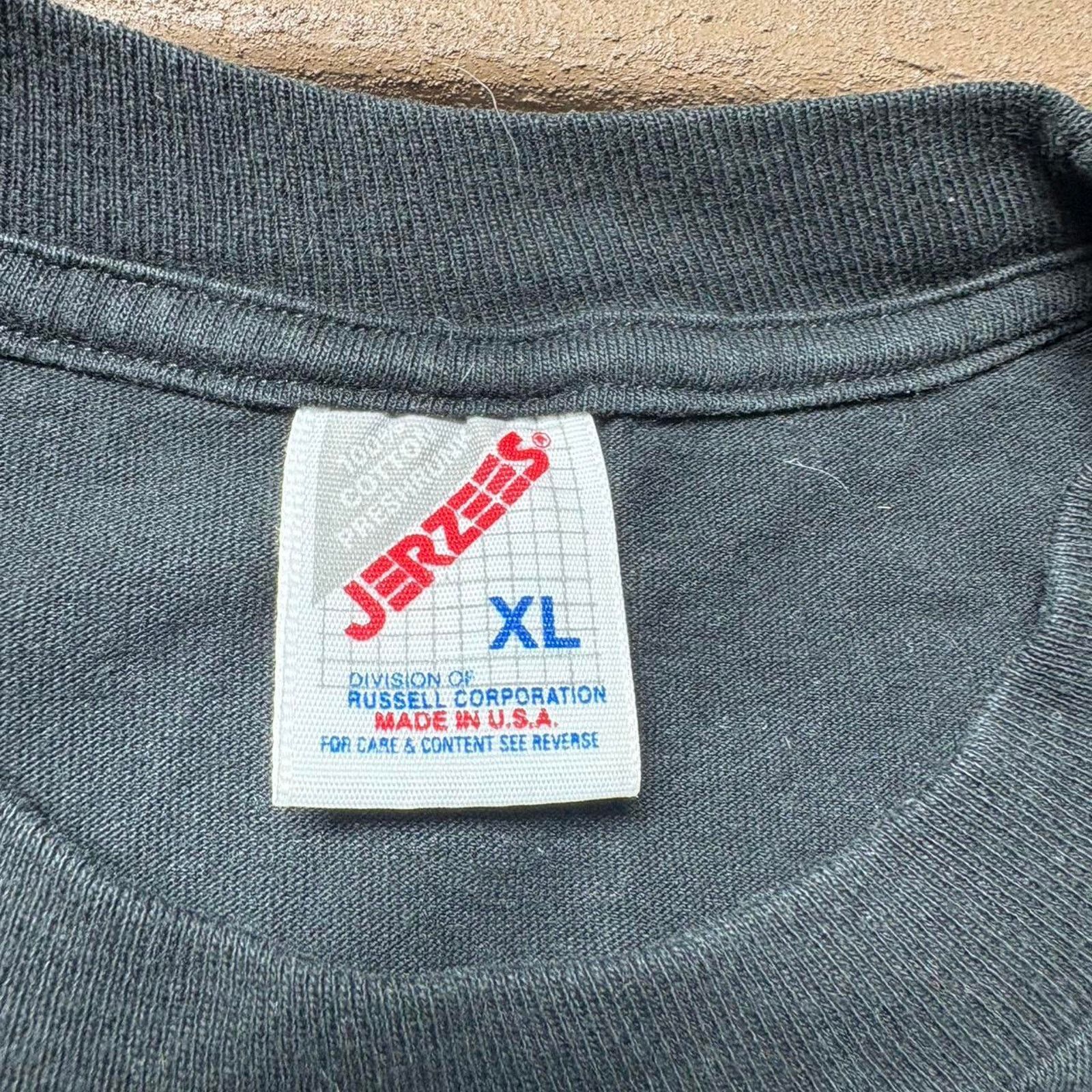 Jerzees Vintage Cleveland Rocks Graphic shirt Size US XL / EU 56 / 4 - 2 Thumbnail