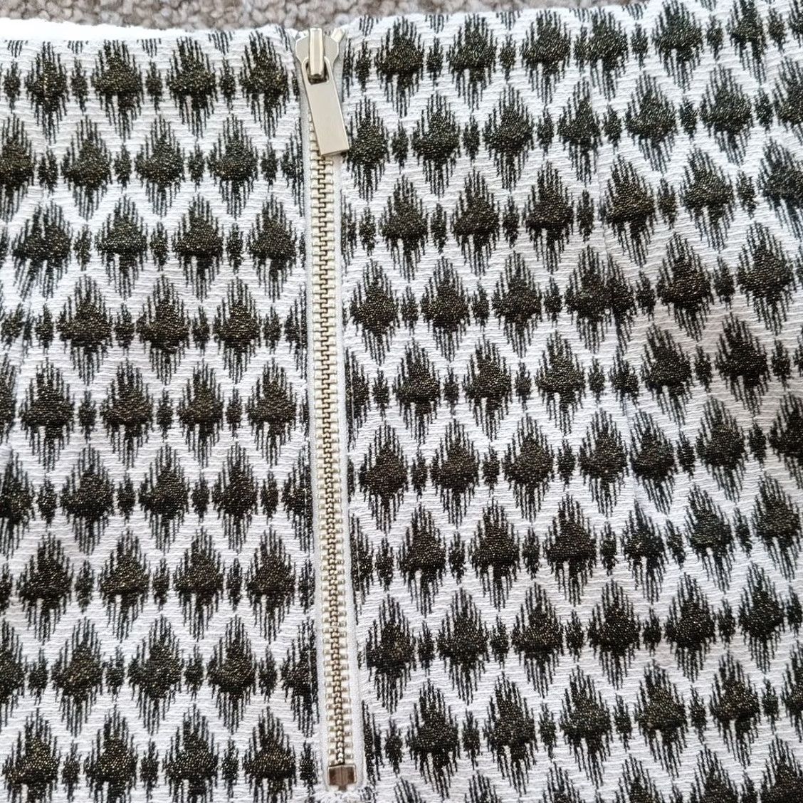 Loft LOFT Skirt Short A-Line Lined Silver Geometric Cotton Polyester Size 2 Women Size 26" / US 2 / IT 38 - 7 Thumbnail