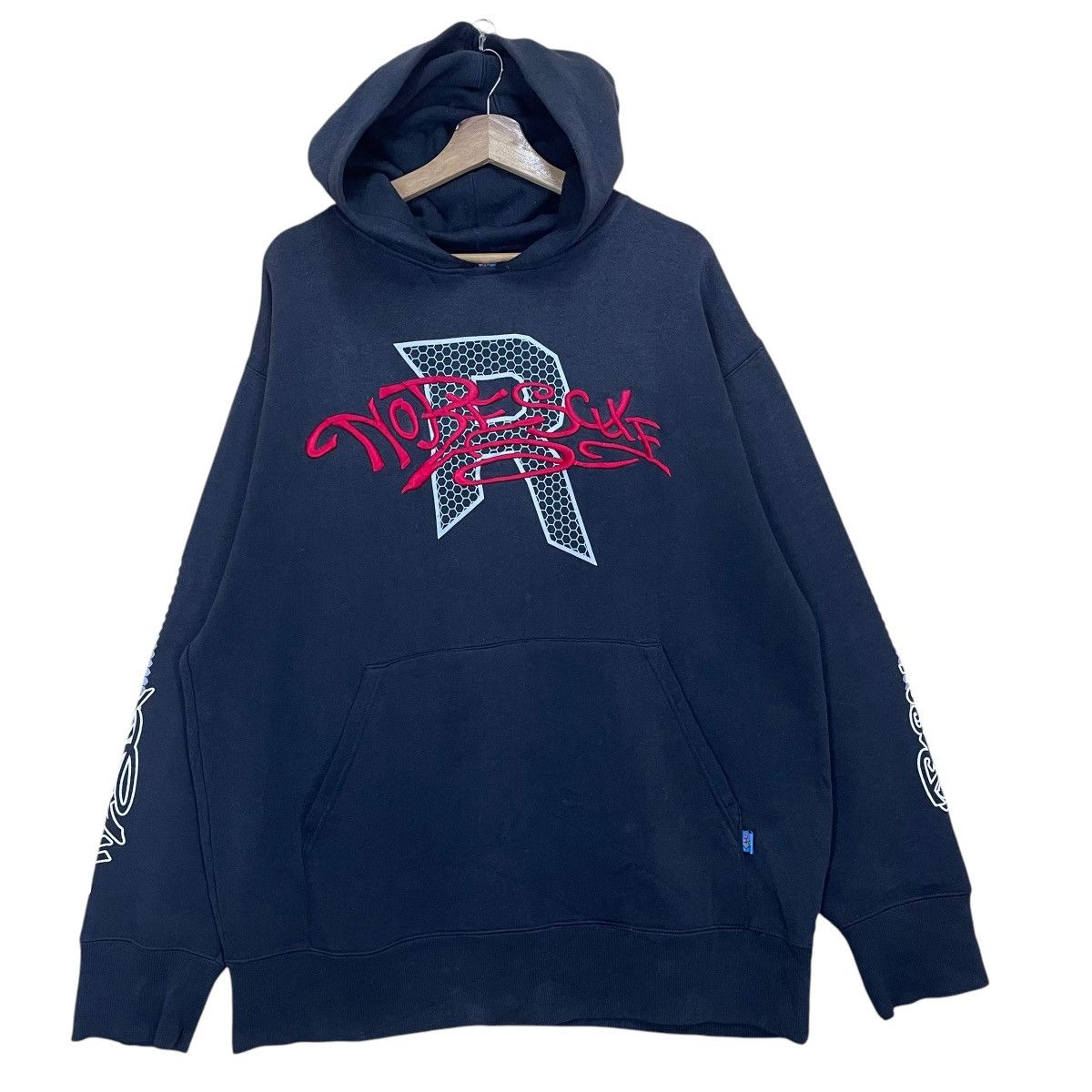 Japanese Brand Vintage No Bescuf Gravity Embroidered Pullover Hoodie Size US L / EU 52-54 / 3 - 1 Thumbnail