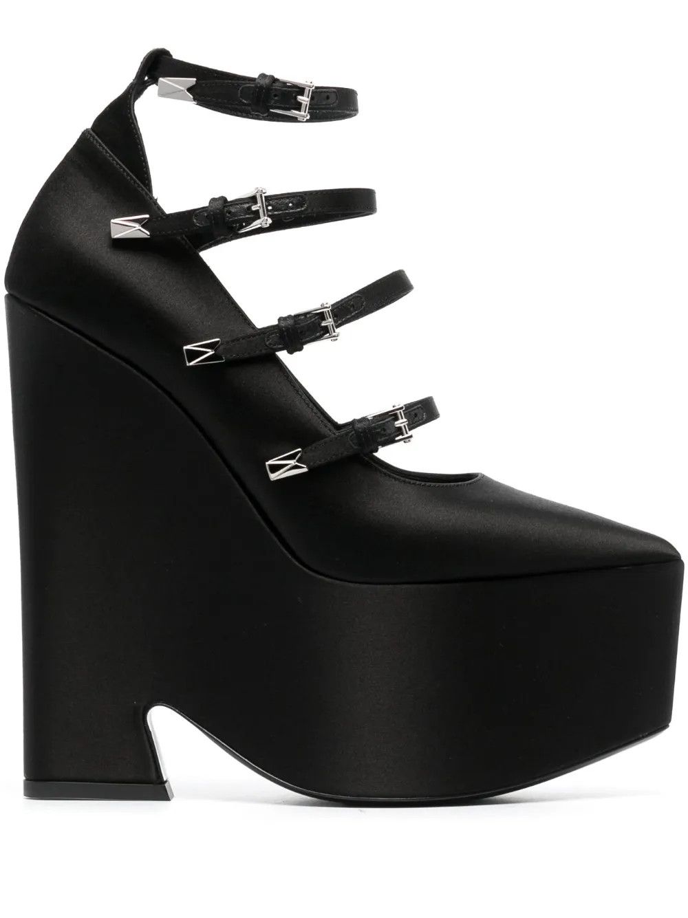 o1y0226 Pumps in Black