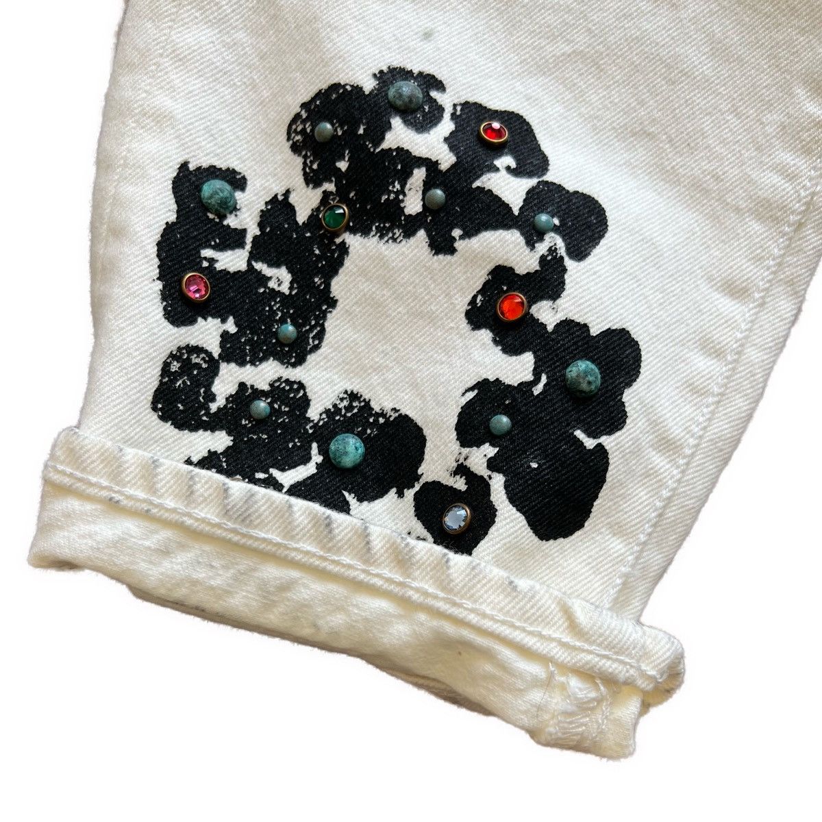 DENIM TEARS Rhinestone Cotton Wreath Jeans in White Size US 30 / EU 46 - 4 Thumbnail