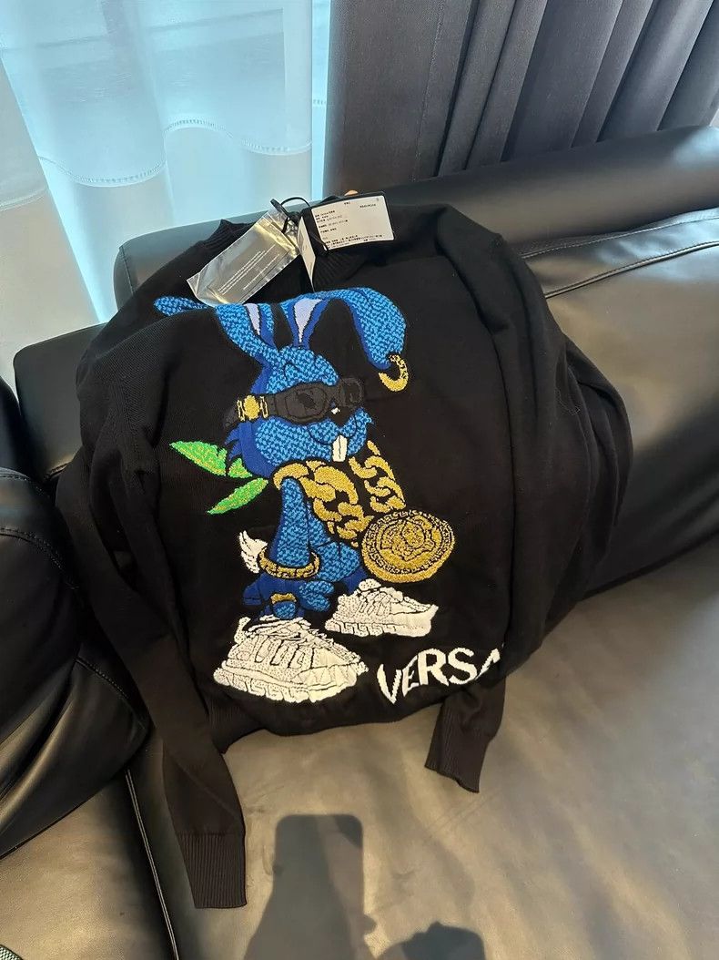 Versace Versace Year of the Rabbit sweater Size M / US 6-8 / IT 42-44 - 1 Thumbnail