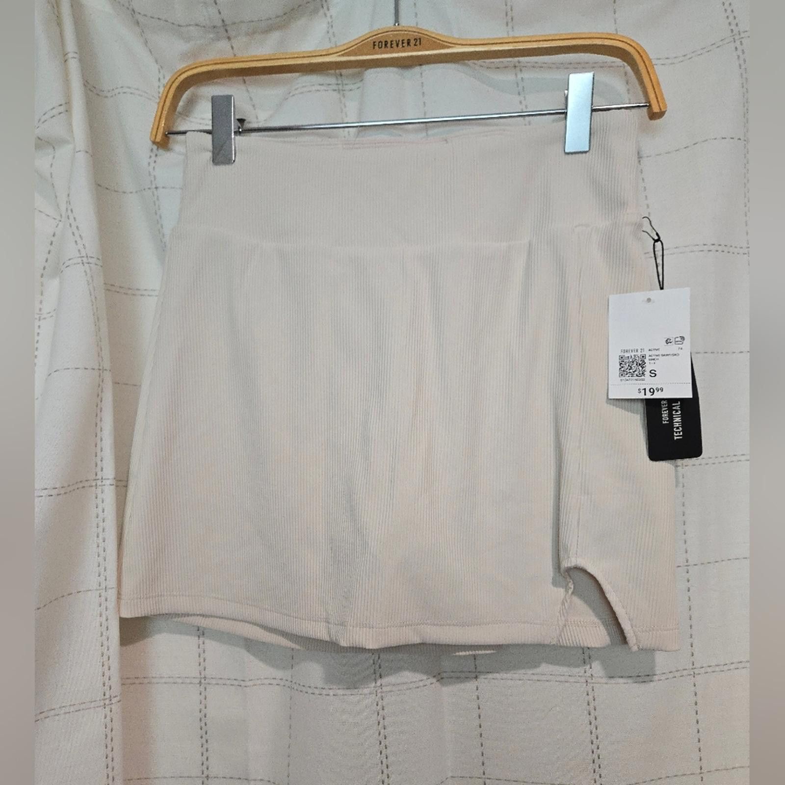 Forever 21 Forever 21 Active Skort Size 28" / US 6 / IT 42 - 1 Thumbnail