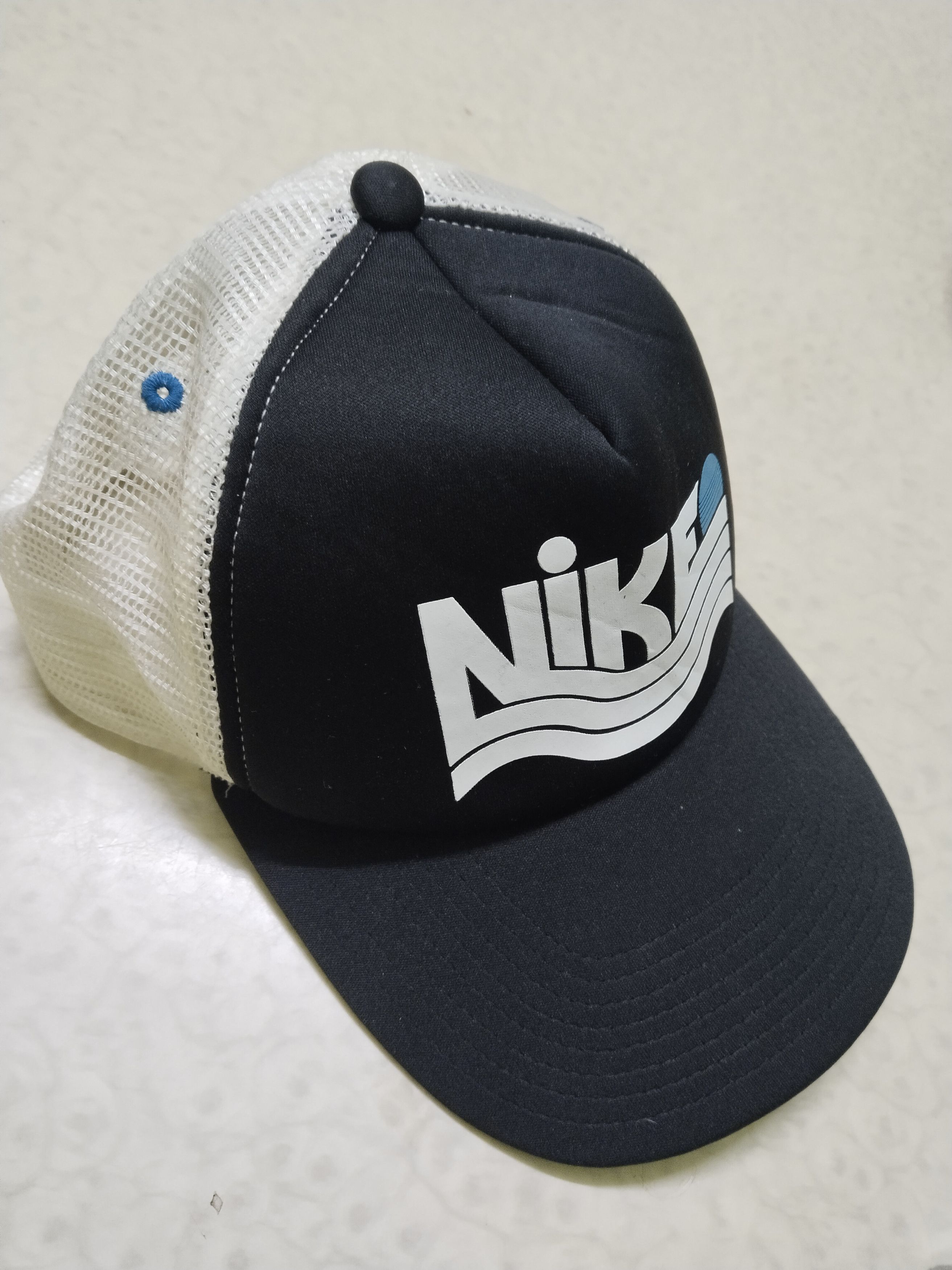 Nike RARE NIKE ATHDPT TRUCKER CAP SNAPBACK Size ONE SIZE - 2 Thumbnail