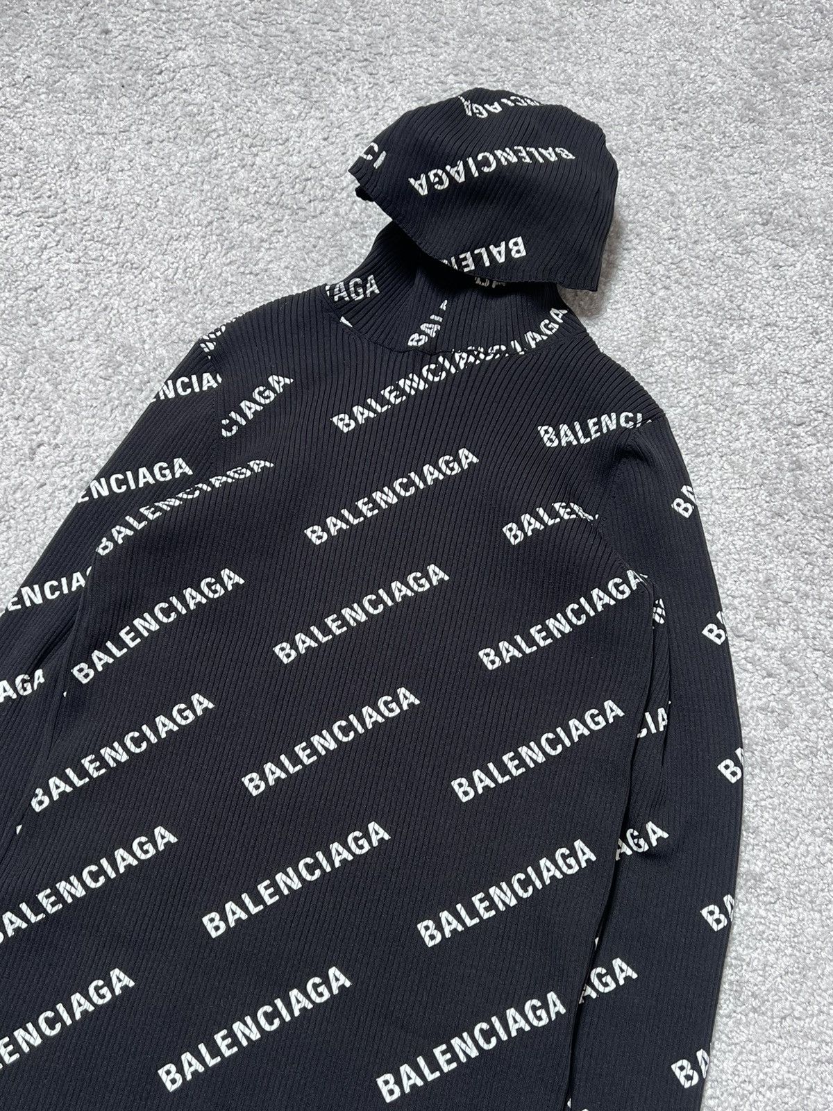 Balenciaga Balenciaga Monogram Ribbed Balaclava Turtleneck Hoodie Size US L / EU 52-54 / 3 - 8 Thumbnail