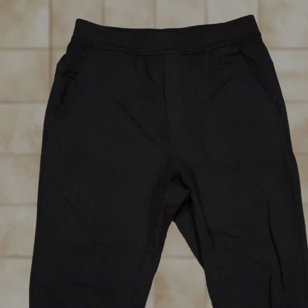 Lululemon Lululemon Pants Mens Medium Black Intent Jogger Zip Pocket Stretch Tapered Regular Inseam 30 in Size US 31 - 1 Thumbnail