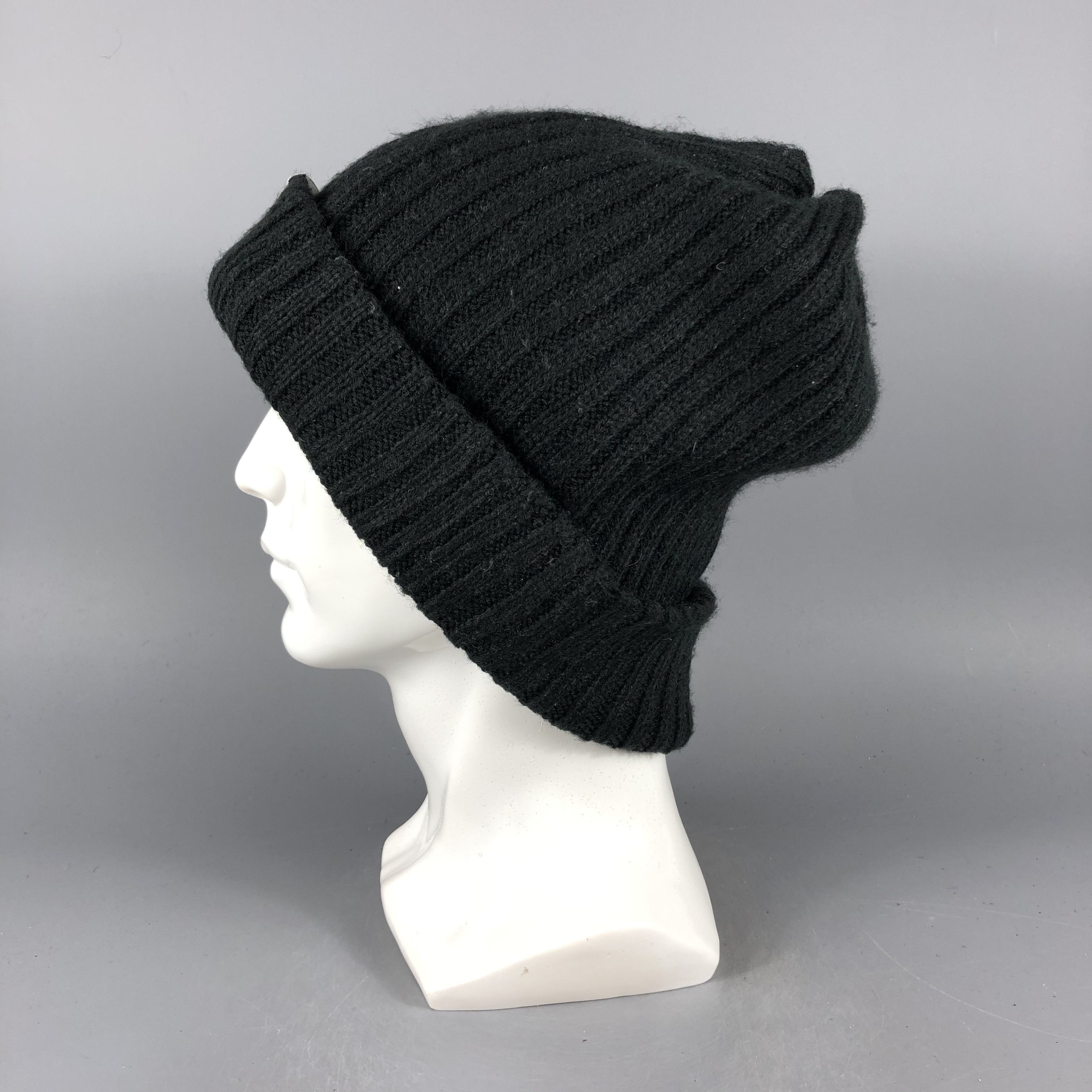 Vintage Outdoor Minimalist Black Beanie Snow Hat Snow Cap -D831 Size ONE SIZE - 1 Thumbnail