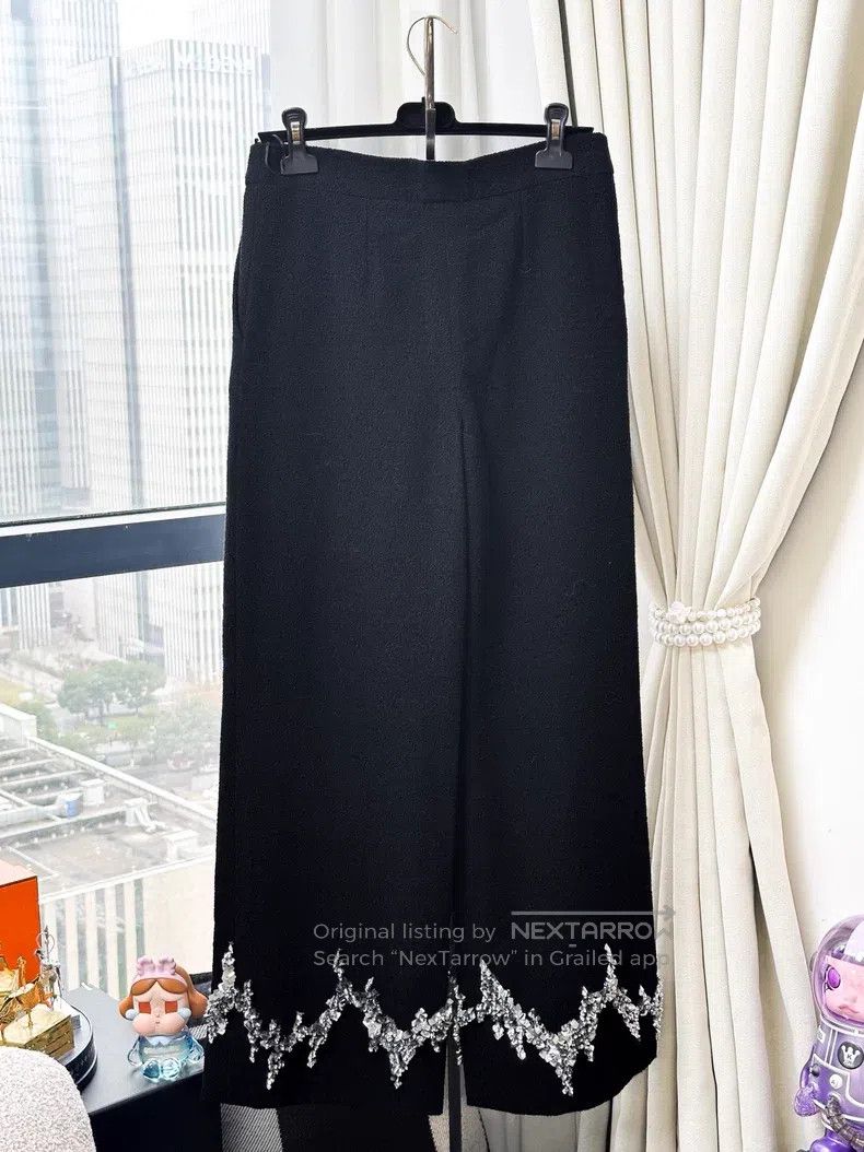 Chanel Chanel Black water-matched ripple silver sequin embroidery Size 25" / US 0 / IT 36 - 3 Thumbnail