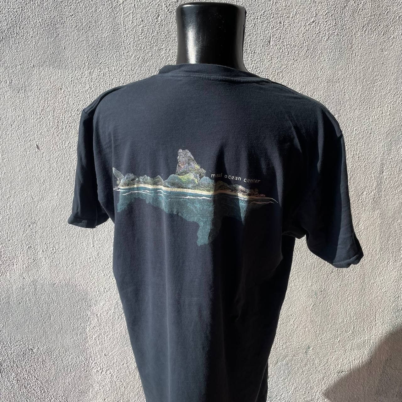 Maui and Sons MAUI OCEAN CENTER SURF TSHIRT GRAPHIC Size US XL / EU 56 / 4 - 3 Thumbnail