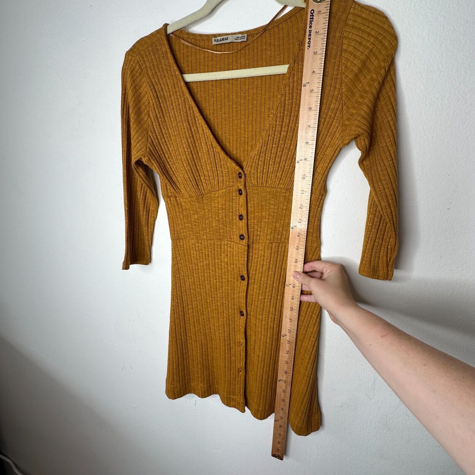 Pull & Bear Pull & Bear Golden Rib Long Sleeve VNeck Button Mini Dress S Size S / US 4 / IT 40 - 11 Thumbnail
