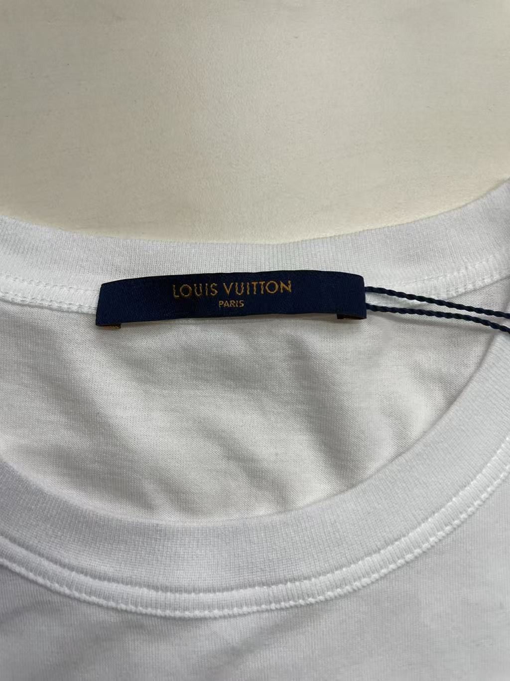 Louis Vuitton Louis Vuitton Vivienne Forever White Short Sleeve T-Shirt Size L / US 10 / IT 46 - 3 Thumbnail