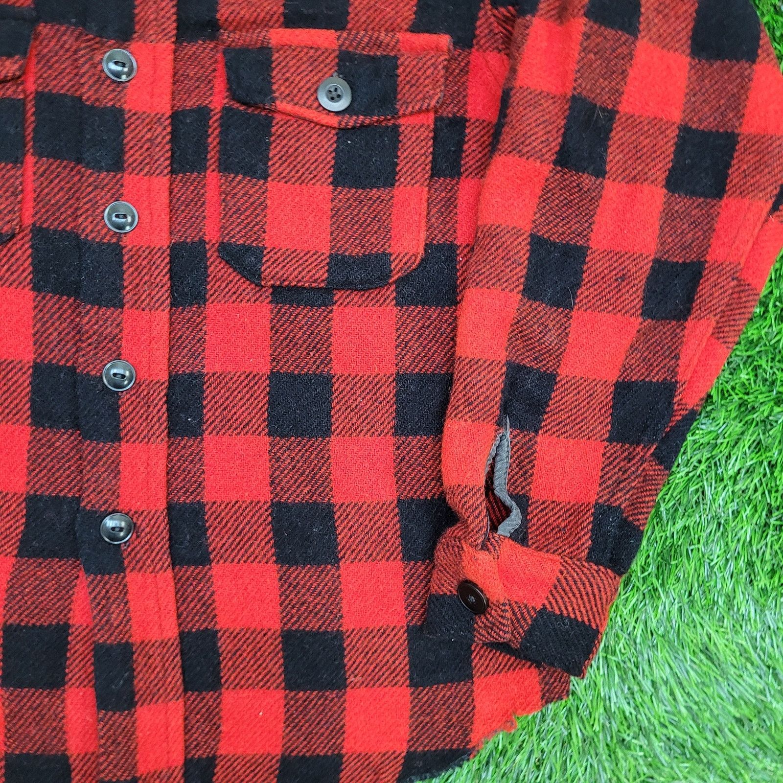 Vintage Vintage 50s Melton Wool Button Shirt L 22x27 Buffalo Plaid Size US L / EU 52-54 / 3 - 2 Thumbnail