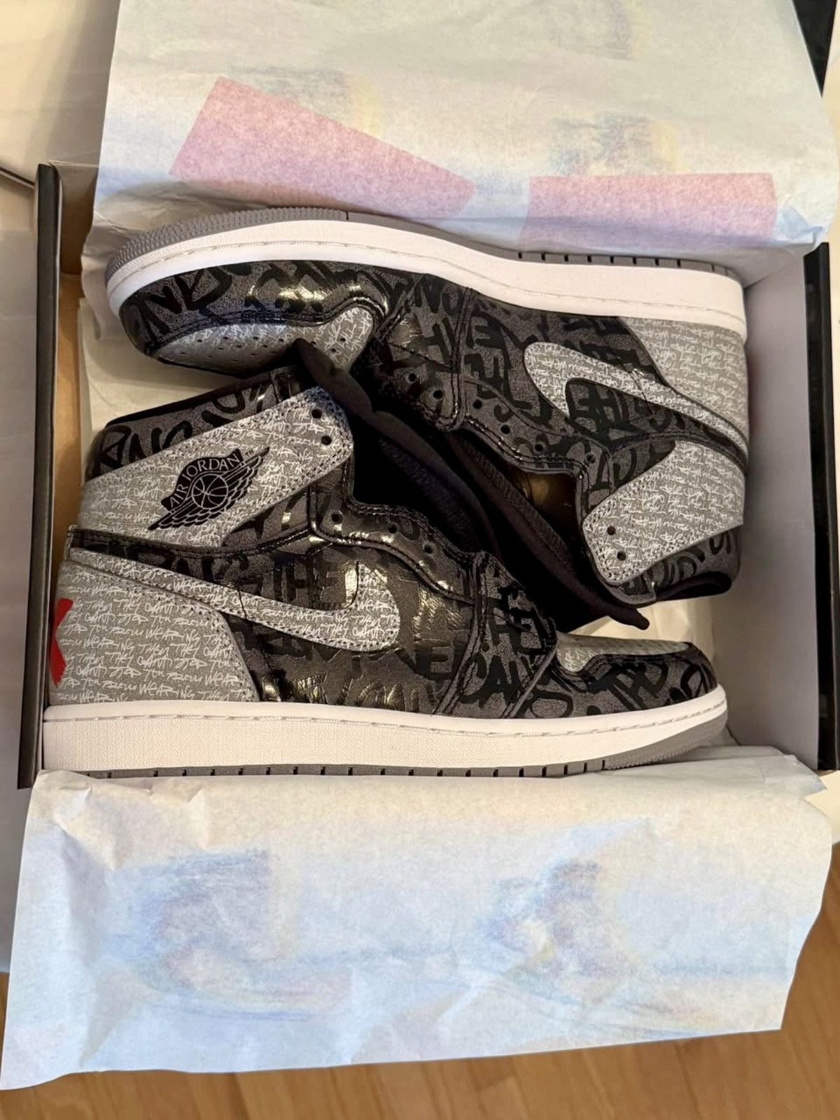 Jordan Brand Nike Air Jordan 1 Retro Hi OG Rebellionaire Size 9 M/10.5W Size US 9 / EU 42 - 1 Thumbnail
