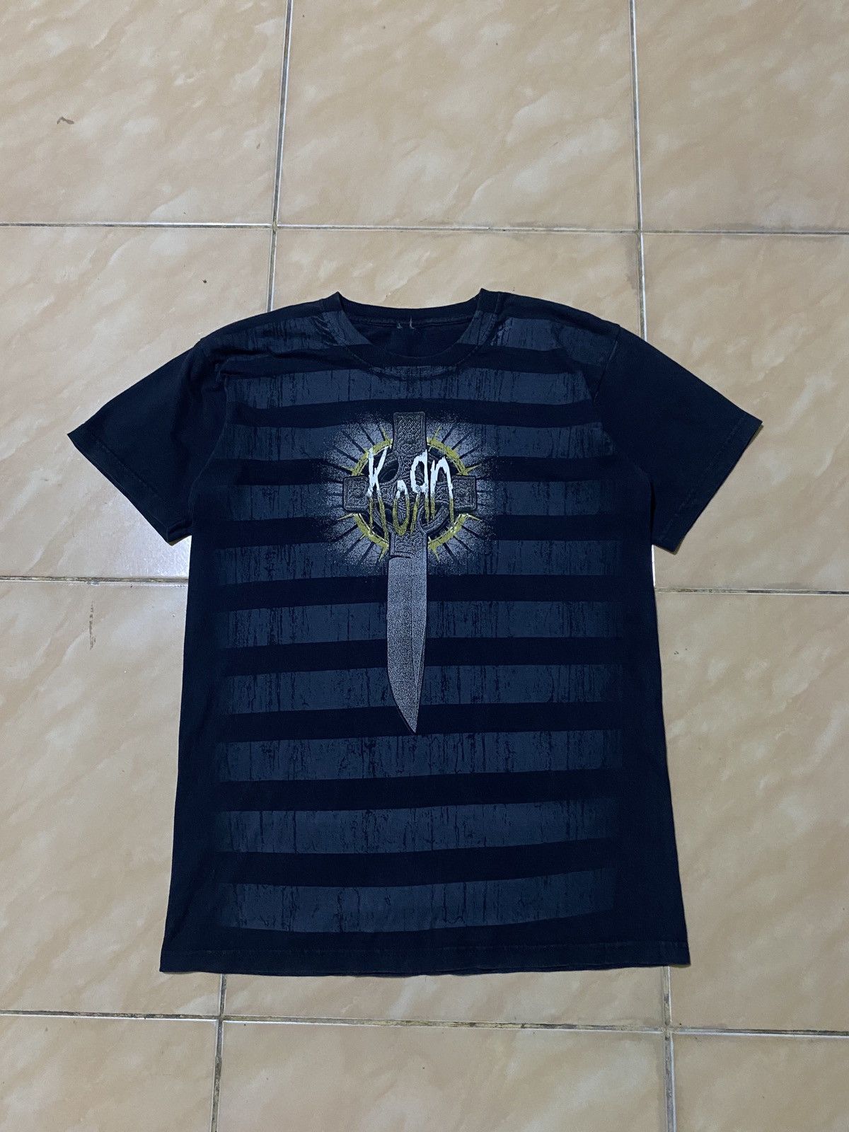 Band Tees × Vintage Korn cross knife rare print band tee Size US S / EU 44-46 / 1 - 4 Thumbnail
