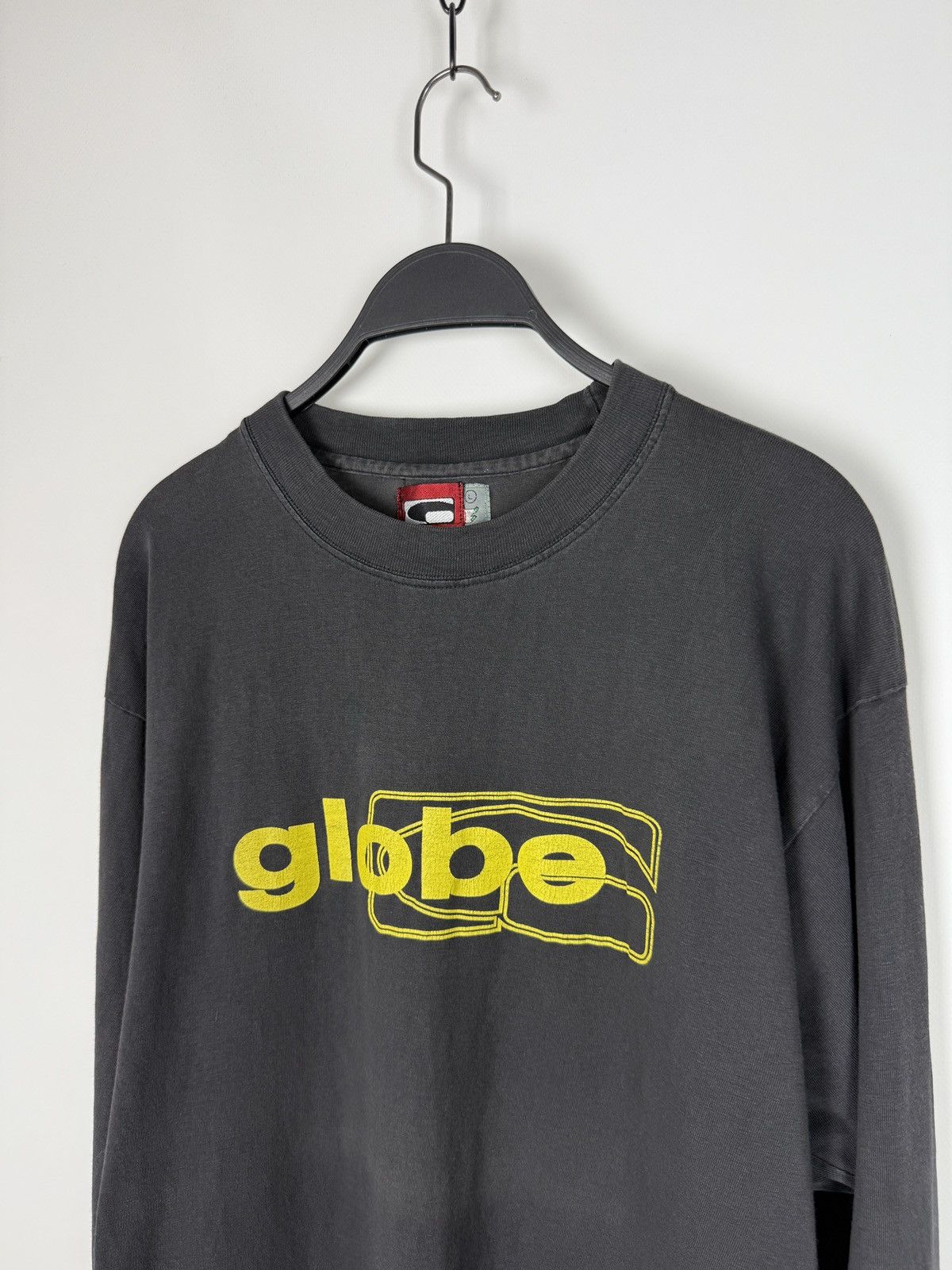 Globe 1990’s Vintage Globe Skateboards Australia Logo Long Sleeve Size US L / EU 52-54 / 3 - 3 Thumbnail