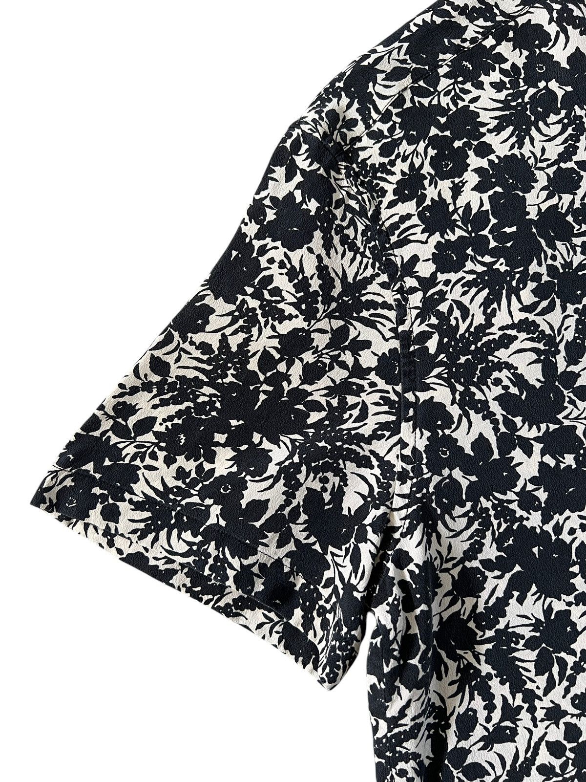 Hedi Slimane × Saint Laurent Paris Saint Laurent Paris Silk Floral Button Shirt Size US S / EU 44-46 / 1 - 6 Thumbnail
