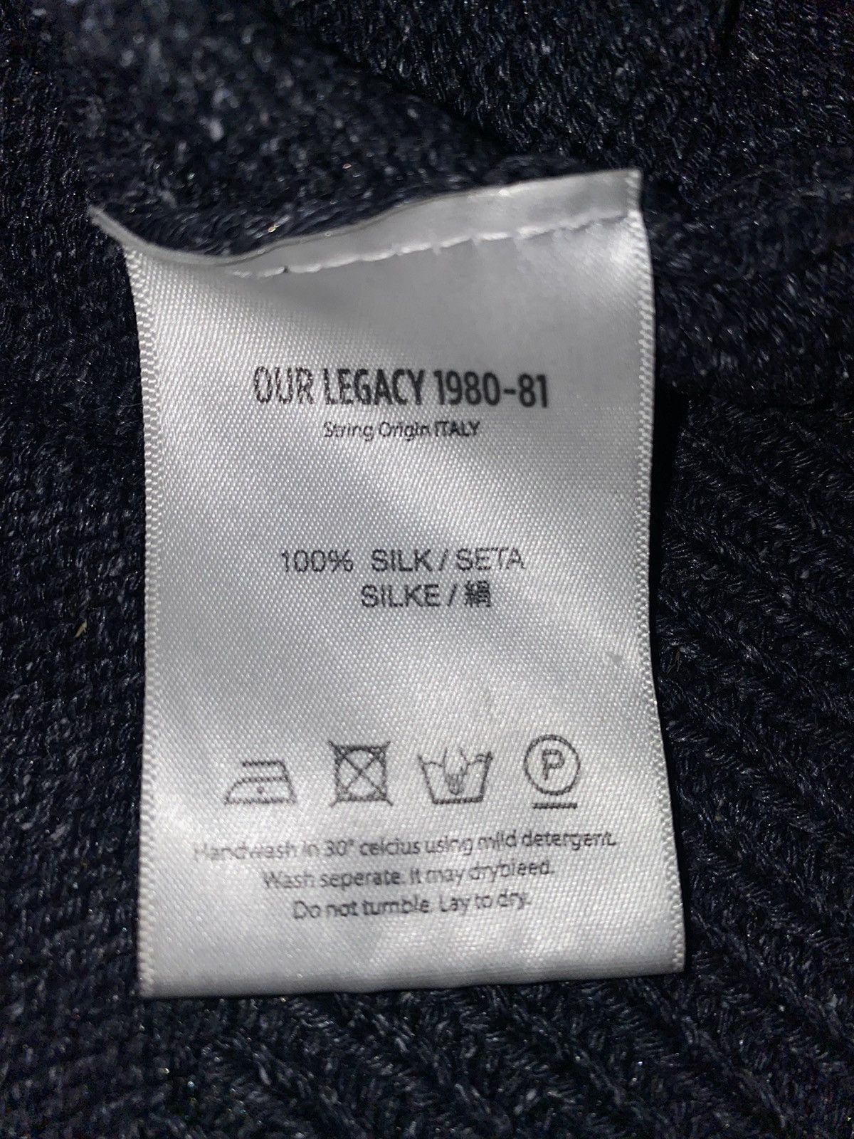 🚨 Out Legacy 1980-81 100% silk knitted cardigan sweater